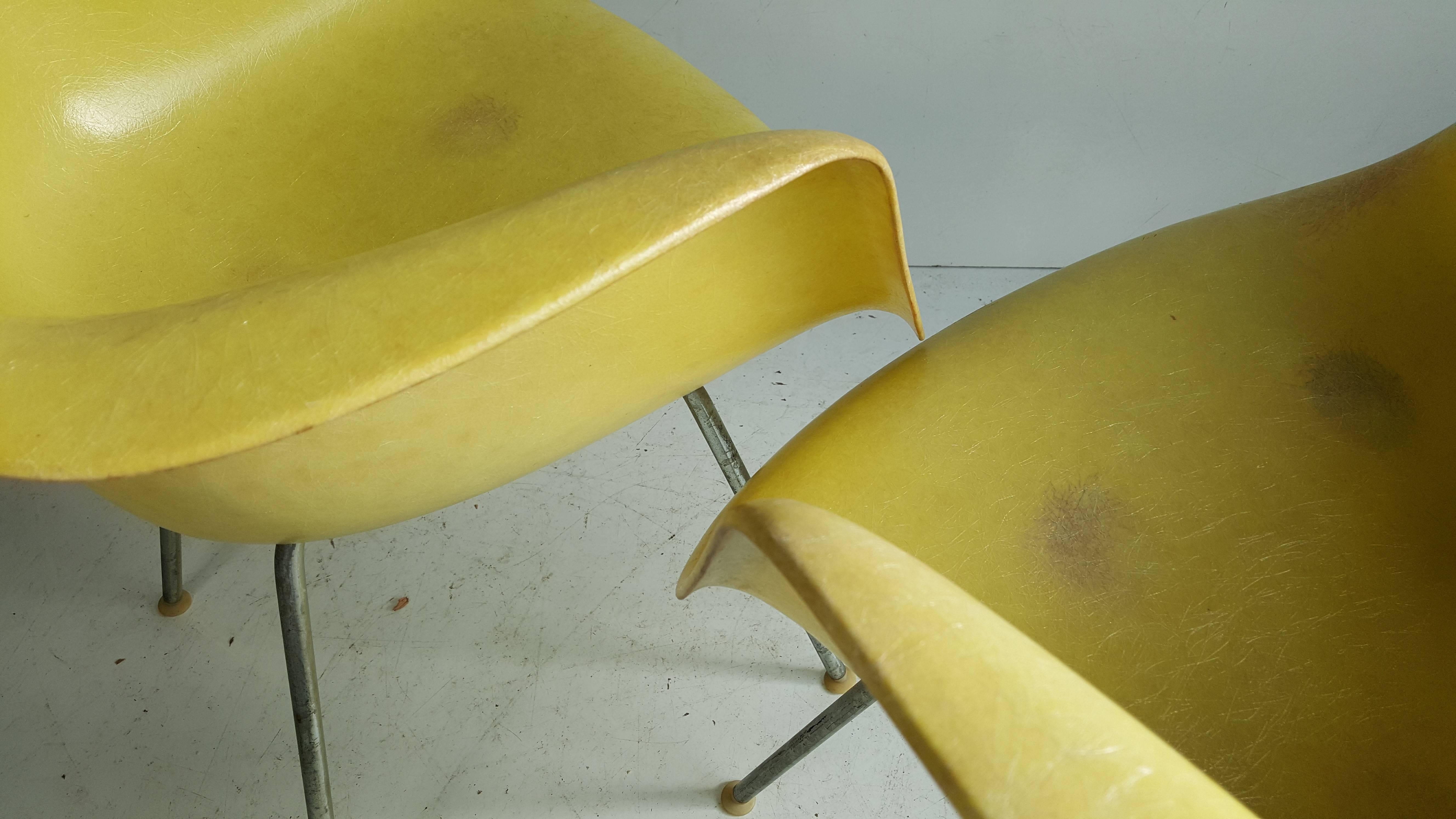 Paire de fauteuils coquillages « translucides » Charles et Ray Eames en vente 2