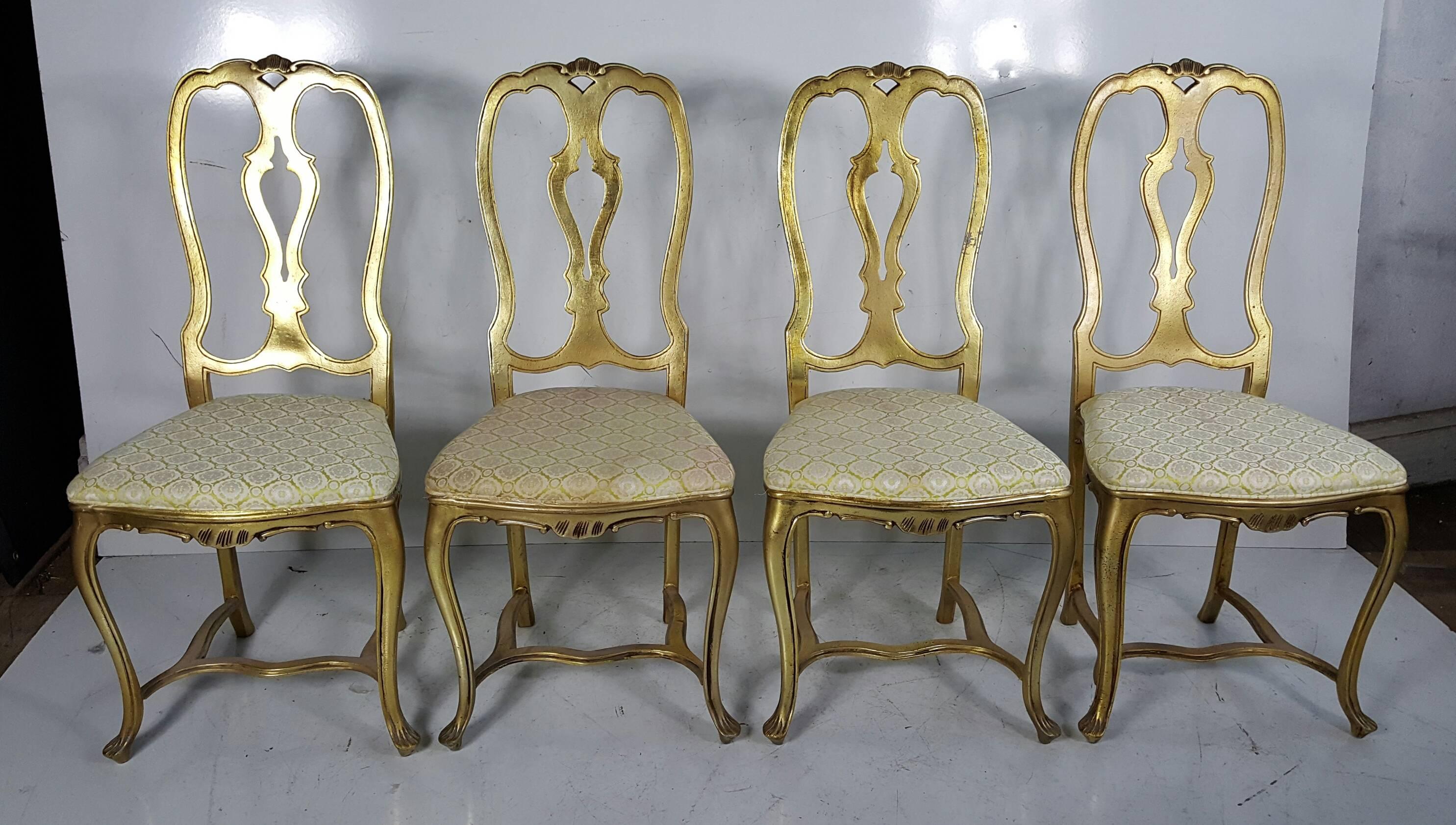 Américain Ensemble de quatre chaises de style rococo en aluminium doré, années 1960 en vente