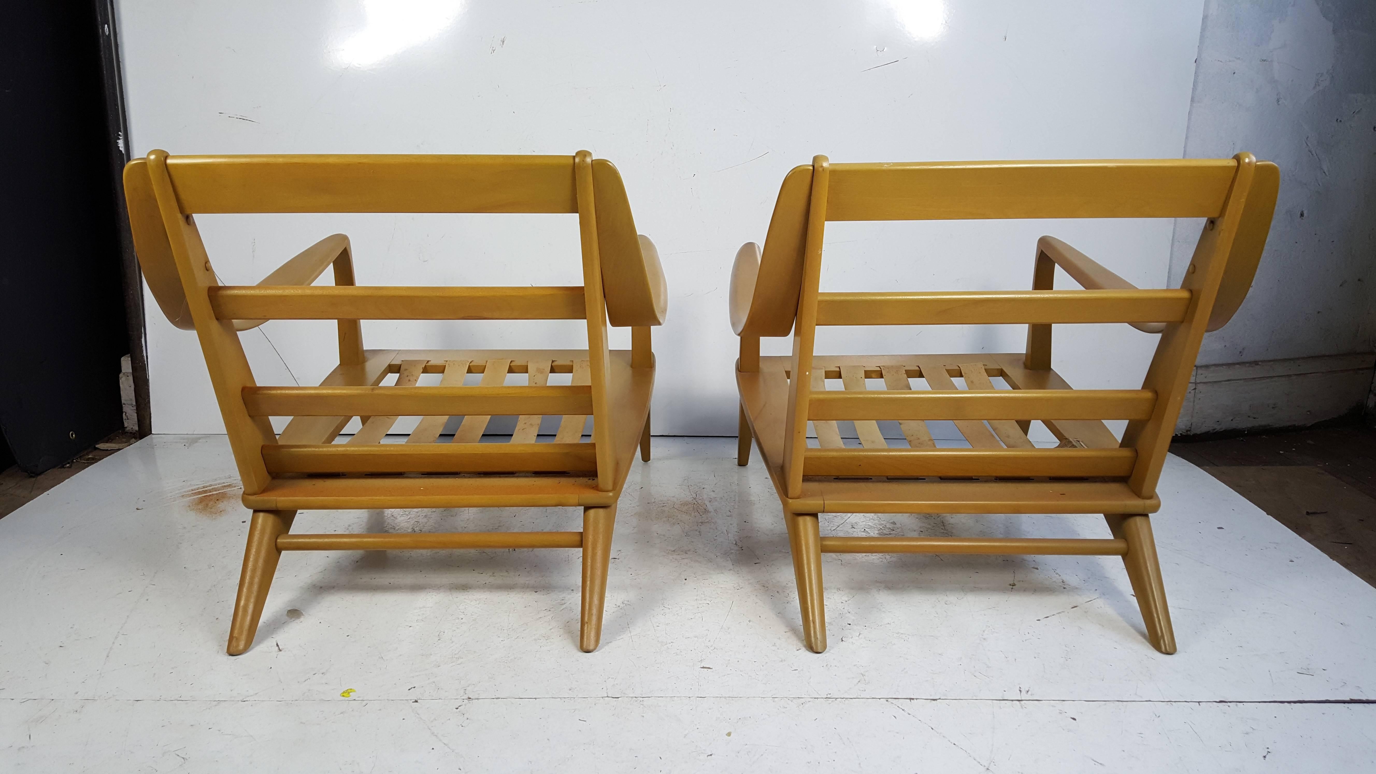 American Pair of Streamline Modern Lounge Chairs Heywood-Wakefield