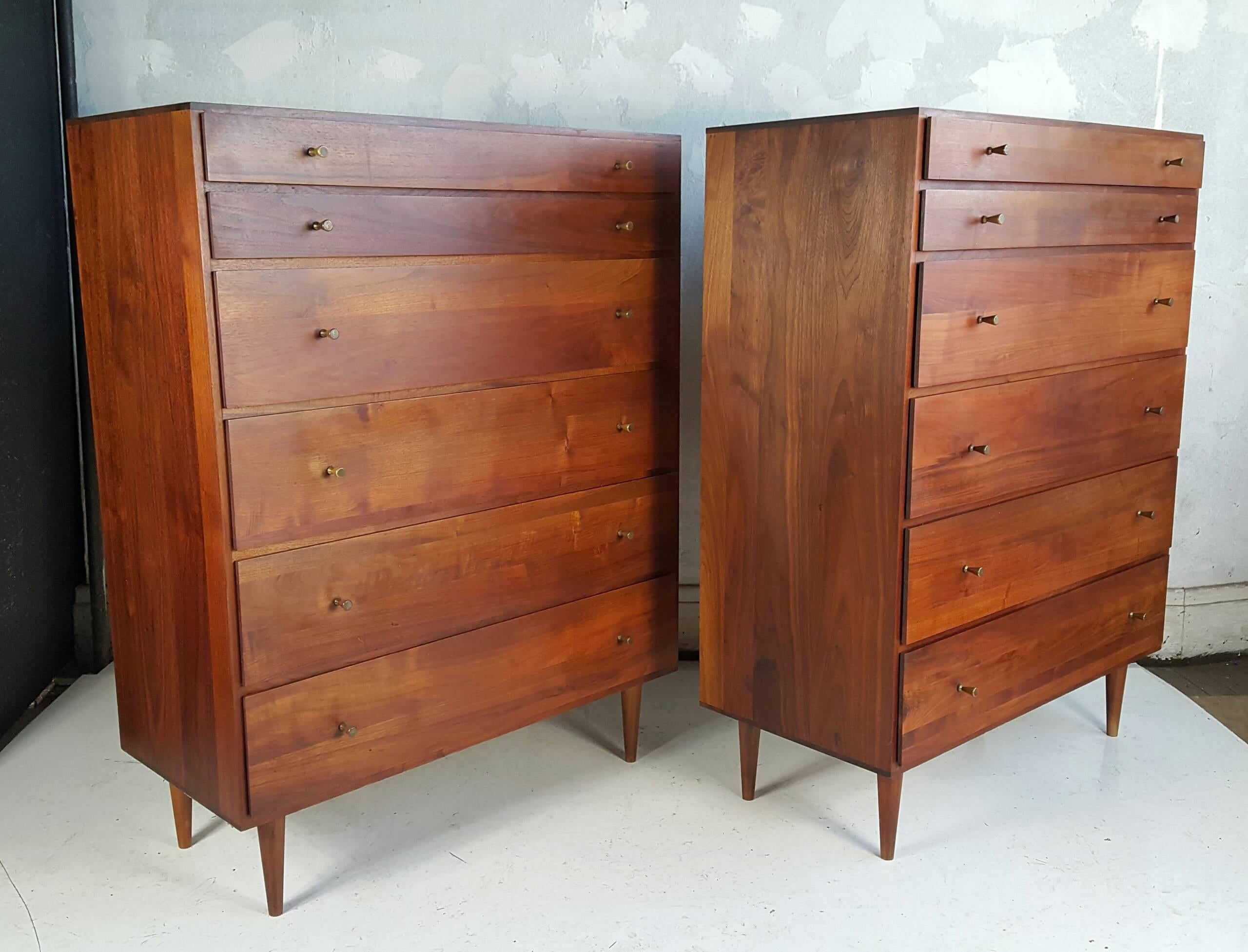 Pair of Mid-Century Modern solid walnut six-drawer chests / dressers. In the manner of Paul McCobb, six generous, size drawers, dovetail joints, retain original bronze conical drawer pulls, stunning.