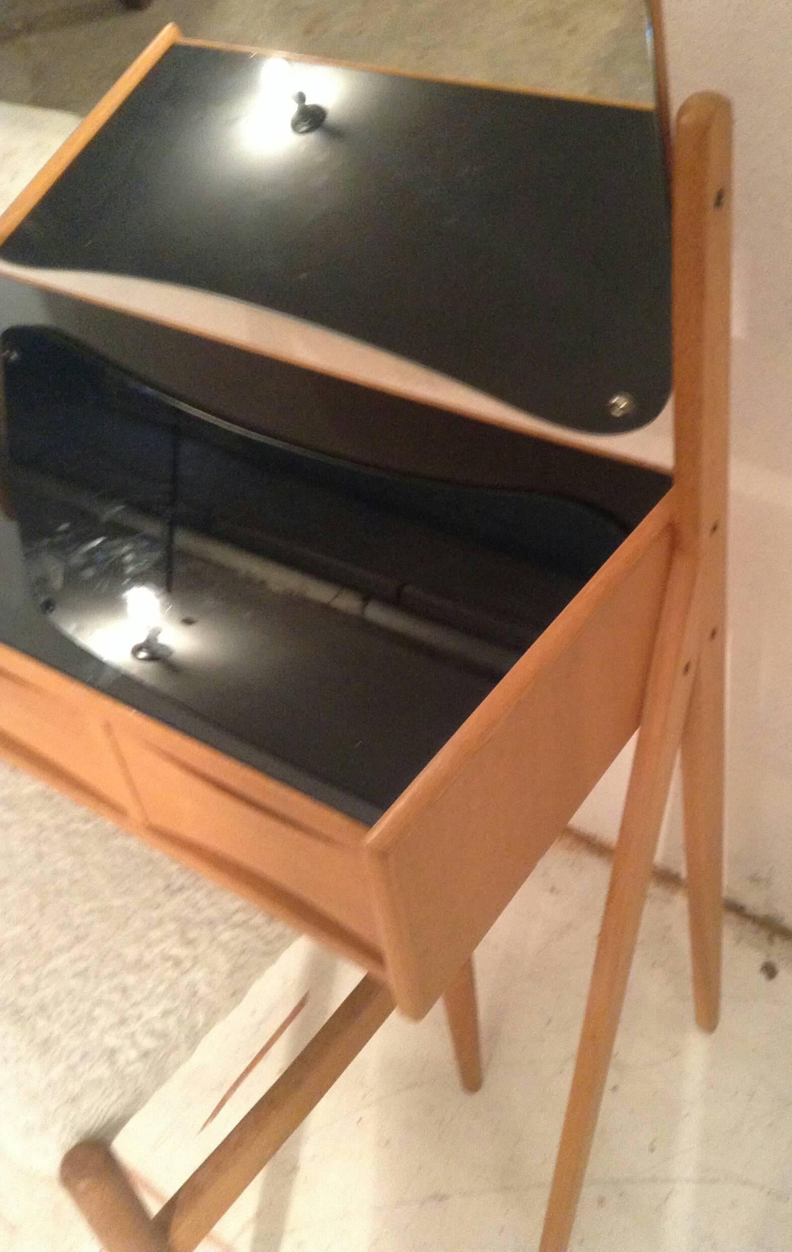 Modernist Arne Vodder Vanity or Dressing Table and Stool In Good Condition In Buffalo, NY