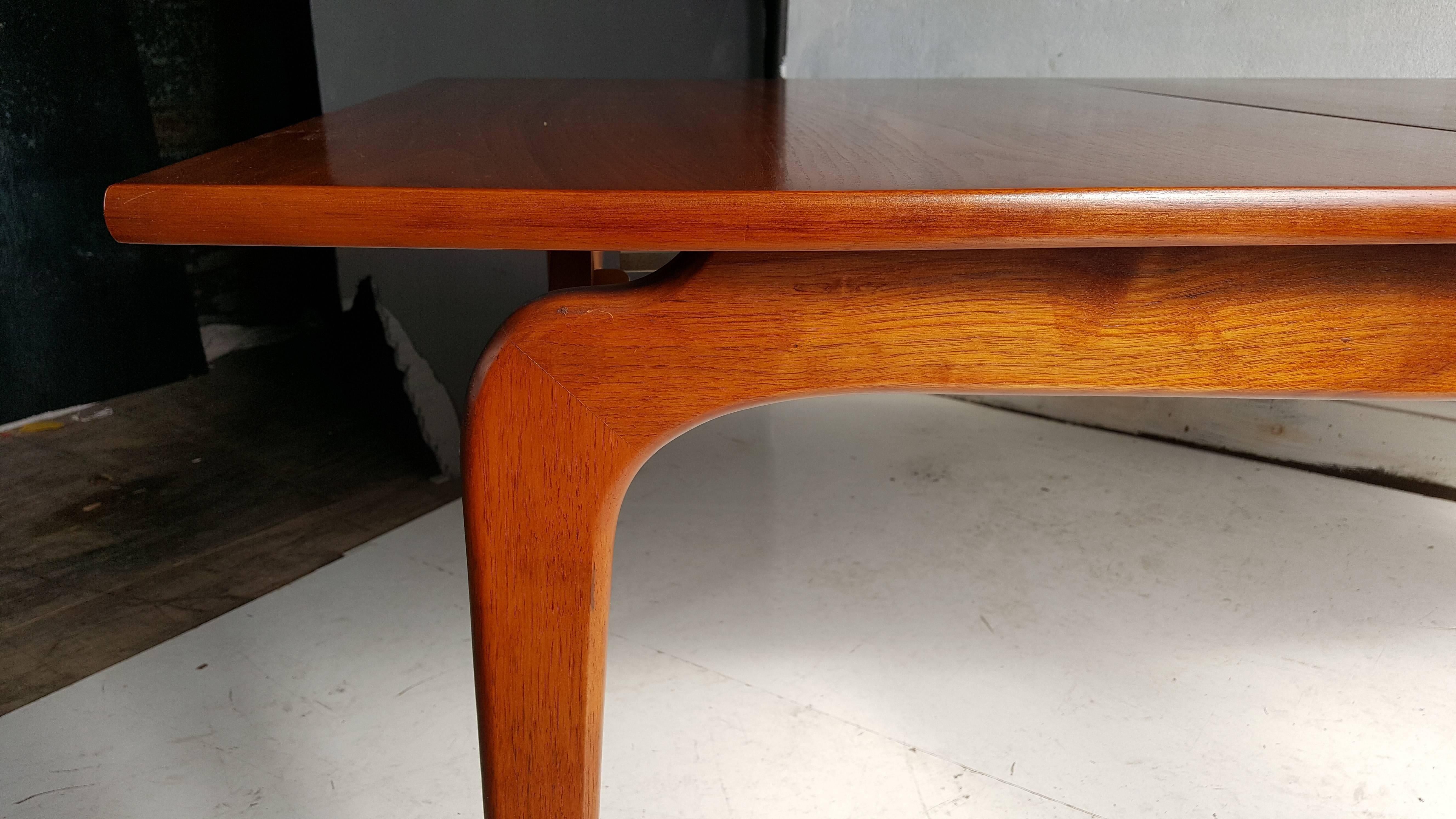 Solid walnut Modernist dining table manufactured by Lane Furniture Co., wonderful Danish design from the 