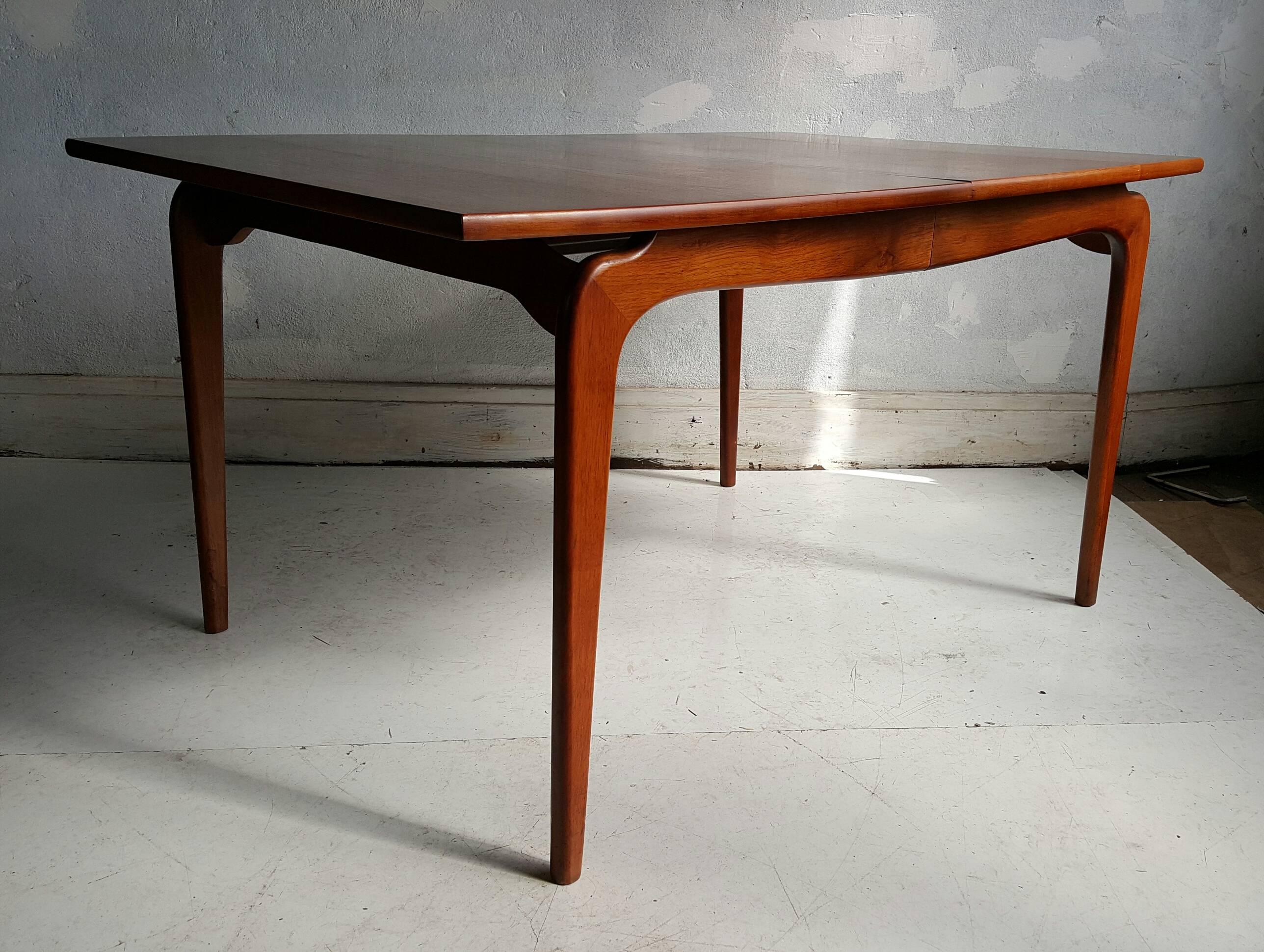 Classic Modernist Walnut Dining Table, Lane Perseption 1