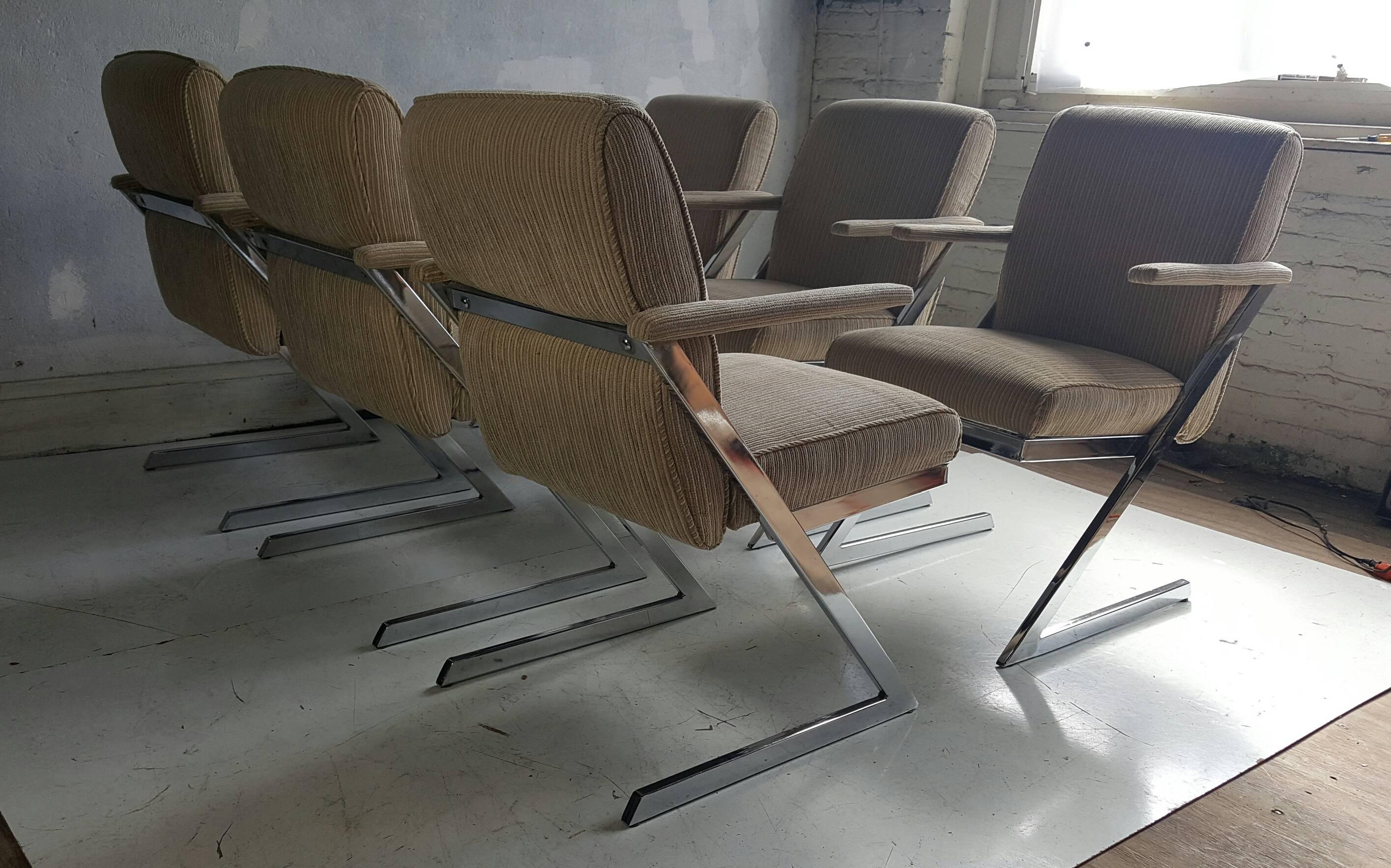 Set aus sechs Esszimmerstühlen von DIA (Moderne der Mitte des Jahrhunderts) im Angebot