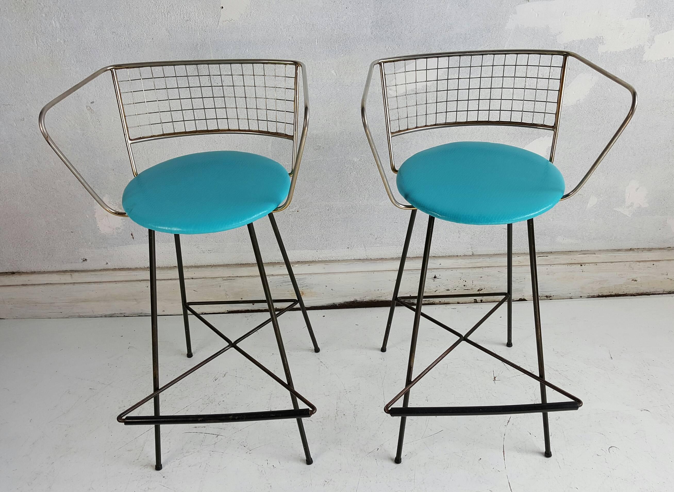 Pair Mid-Century Modern Wire and Brass Bar Stools 4