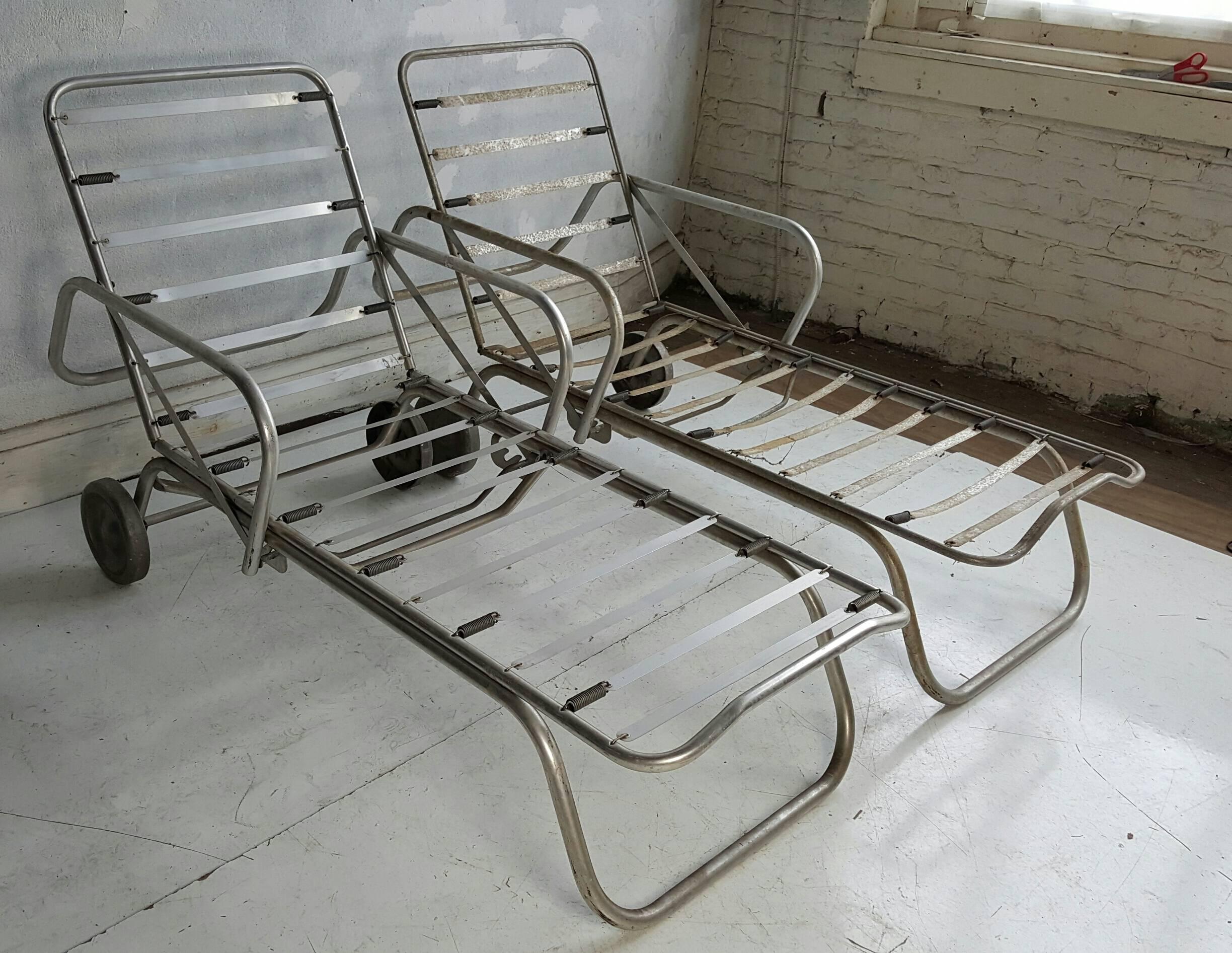 20th Century Pair of Machine Age or  Art Deco Aluminum Chaise Lounges for Outdoor Patio