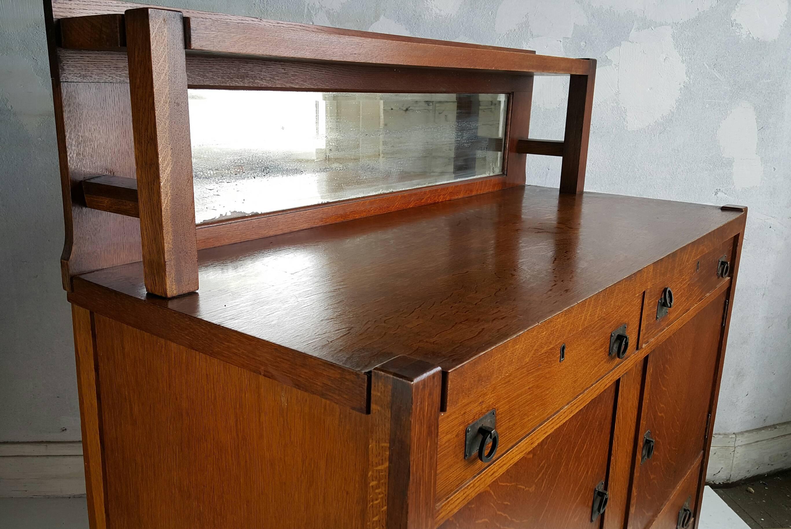 Arts and Crafts Oak Buffet or Server In Good Condition In Buffalo, NY