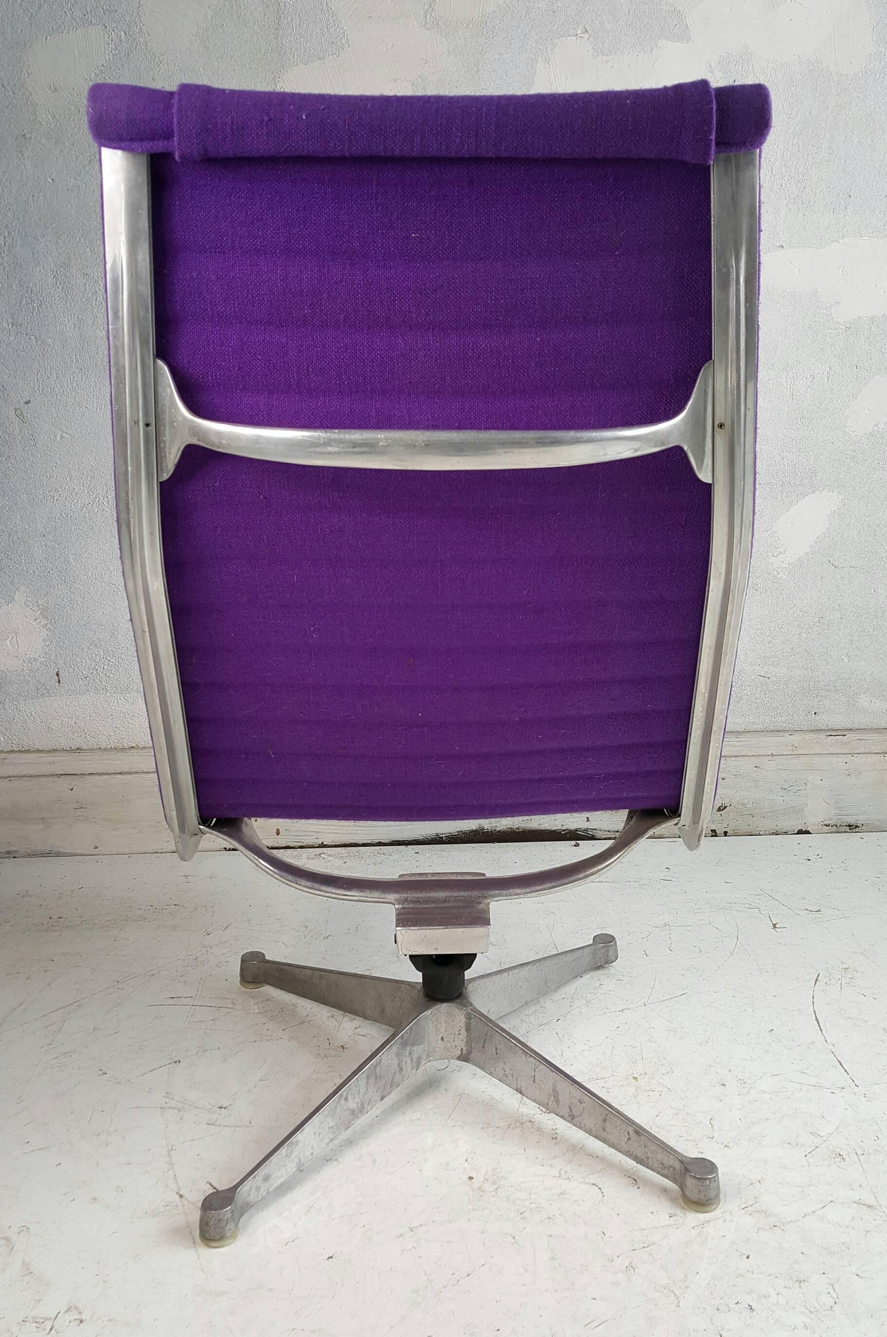 Mid-Century Modern Eames for Herman Miller Aluminum Group Lounge Chair, Rare Lavender