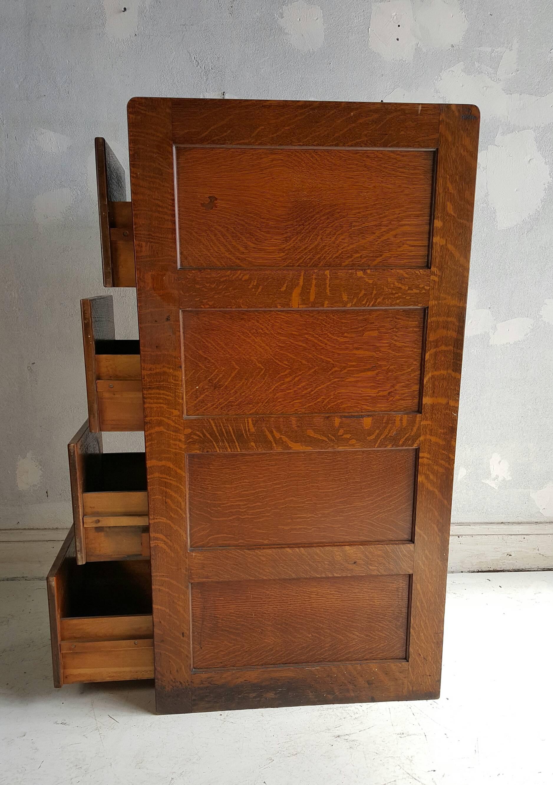 Classic Quartered Oak Four-Drawer File Cabinet, Finished Sides and Back In Good Condition In Buffalo, NY
