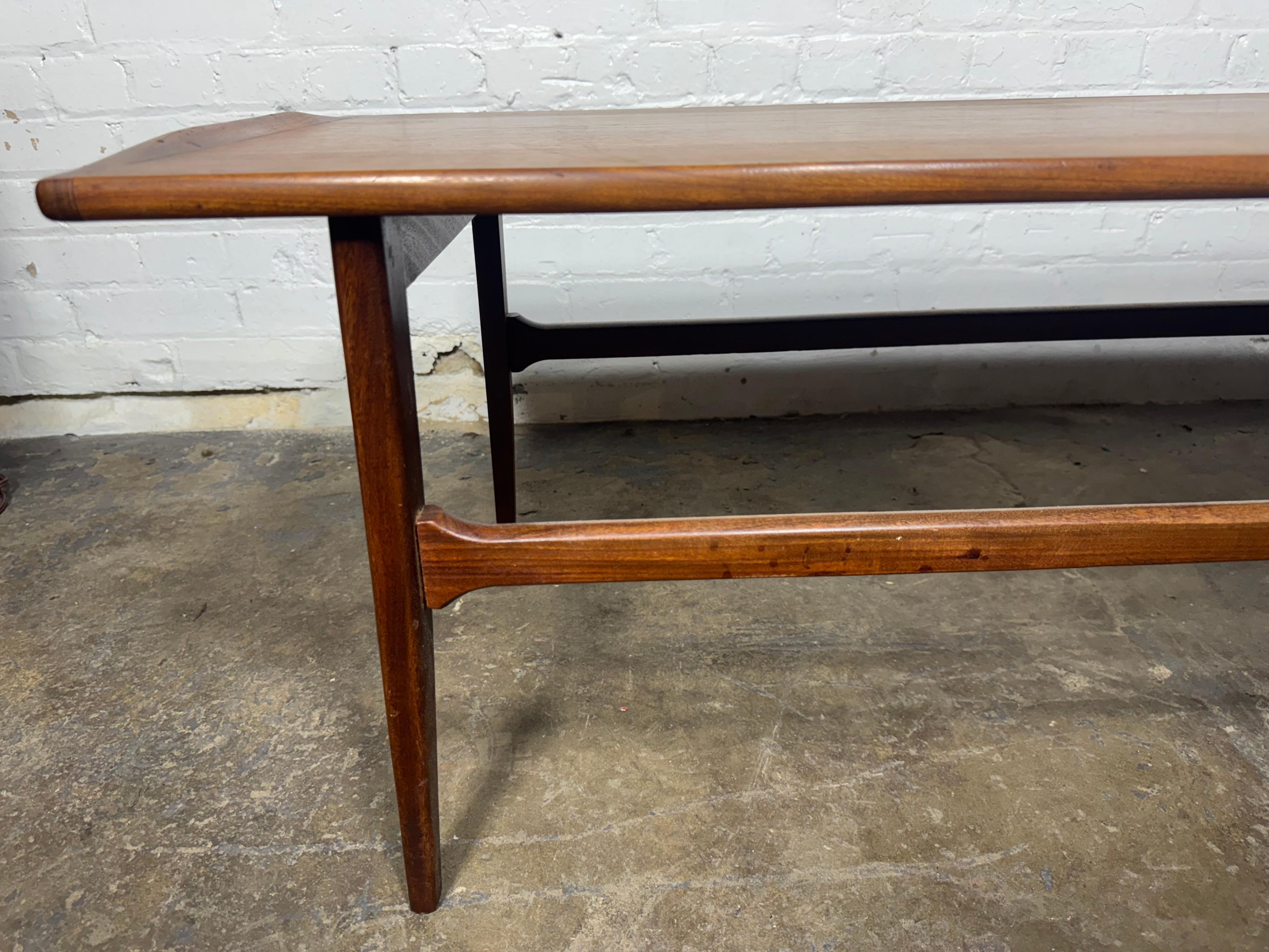 Tavolino in teak Tove & Edvard Kindt-Larsen, classico modernista scandinavo in vendita 1