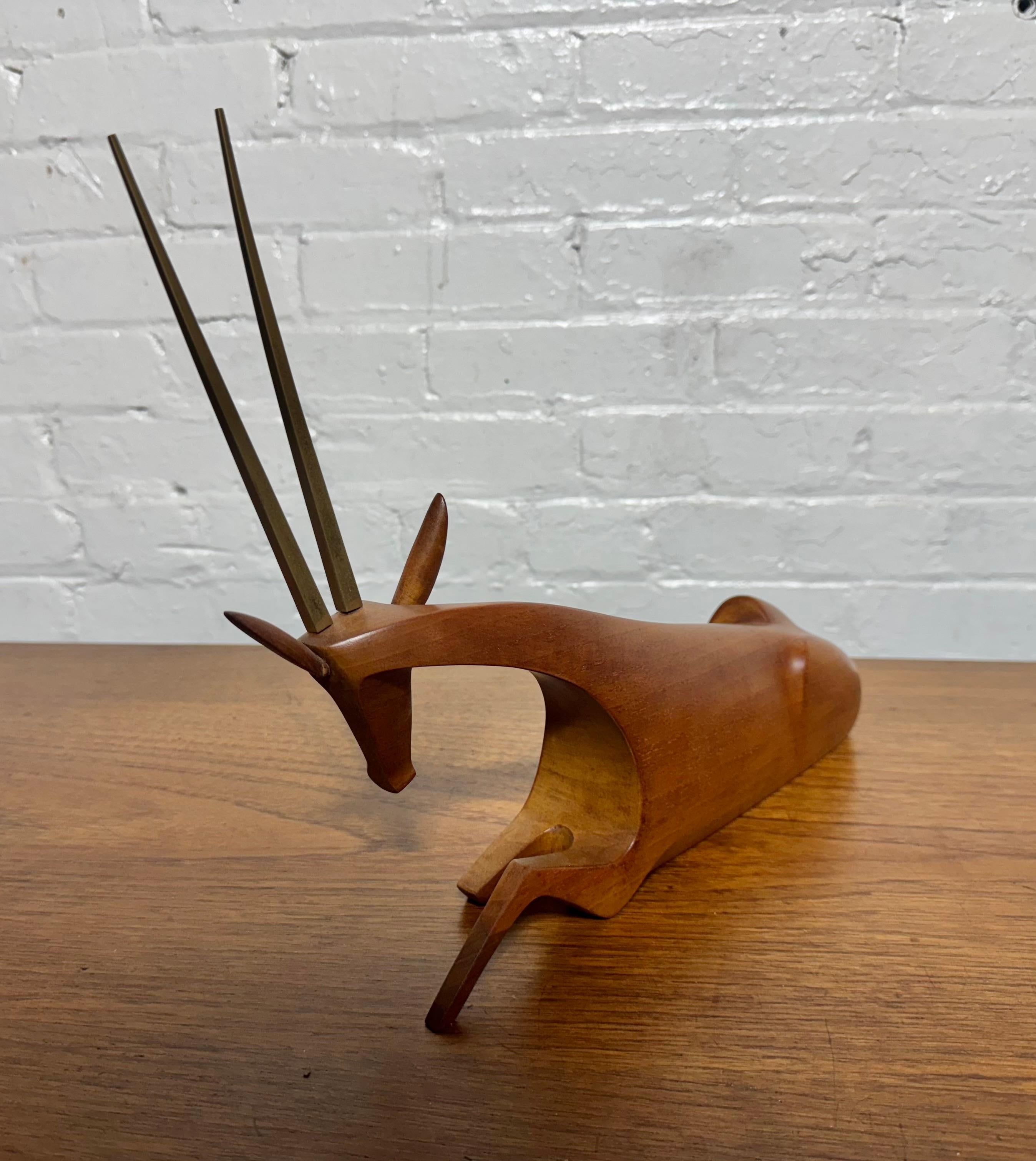 Metà XX secolo Franz Hagenauer  Antelope Werkstätte Hagenauer scultura in legno e ottone in vendita