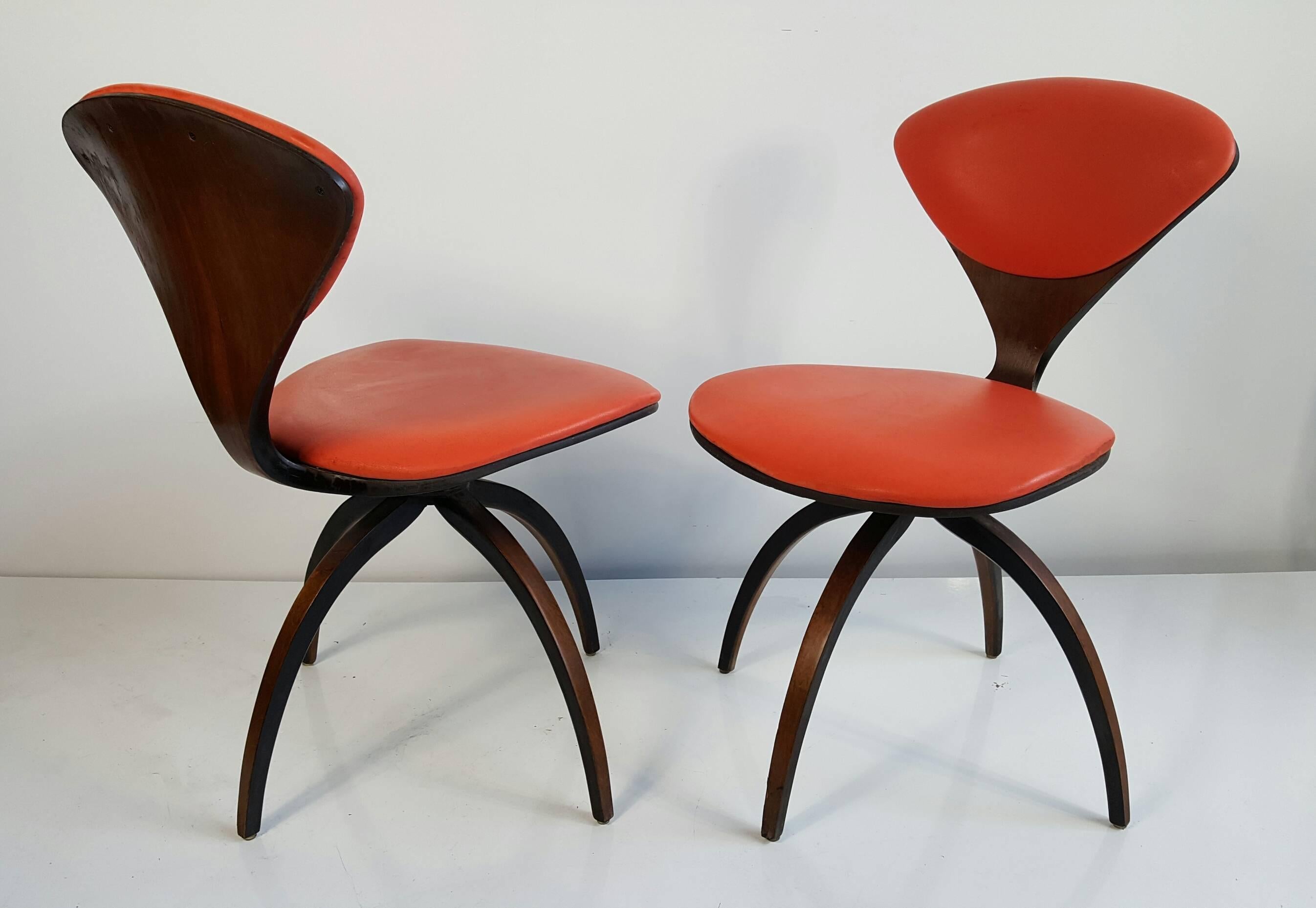 20th Century Pair of Norman Cherner Swivel Chairs for Plycraft, American, circa 1959
