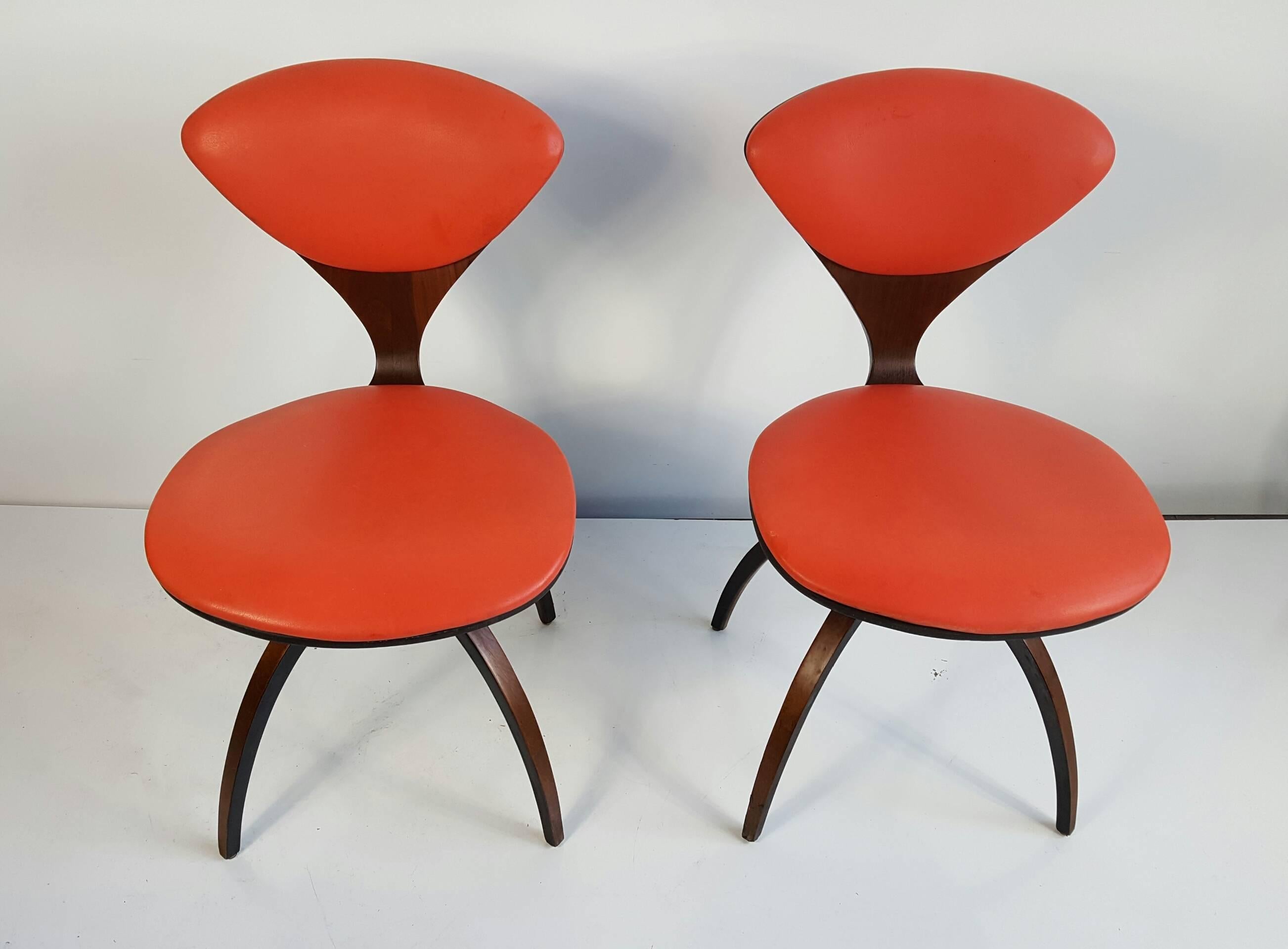 Pair of Norman Cherner Swivel Chairs for Plycraft, American, circa 1959 1