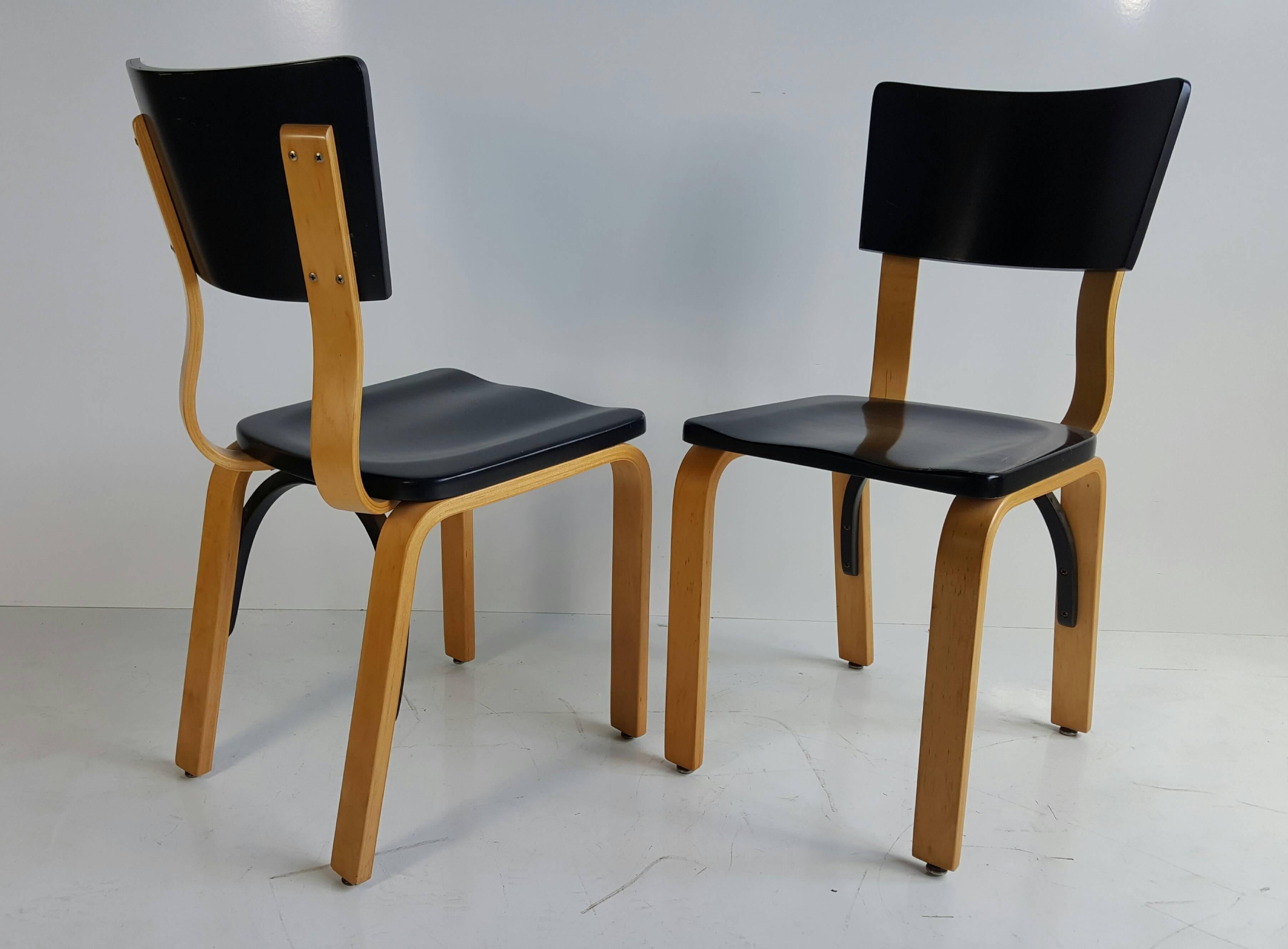 Classic Modernist Bentwood Side Chairs by Thonet In Good Condition In Buffalo, NY