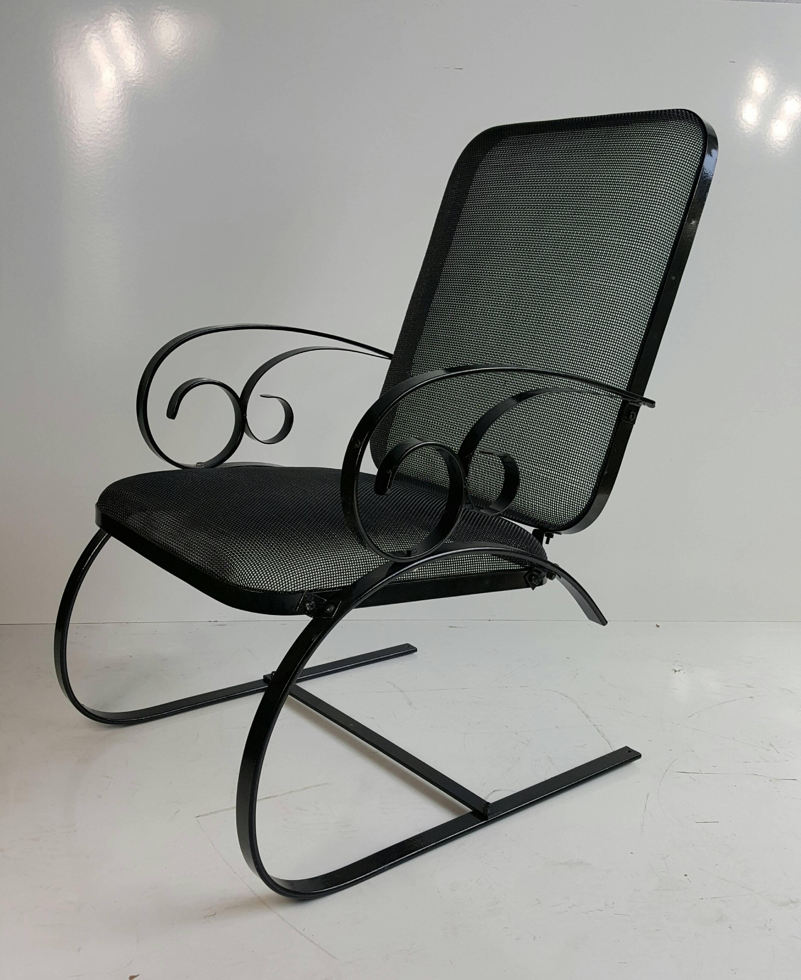 Amerikanischer Springer-Stuhl aus Mesh und flachem Stahl im Art déco-Stil, Garten im Zustand „Hervorragend“ im Angebot in Buffalo, NY