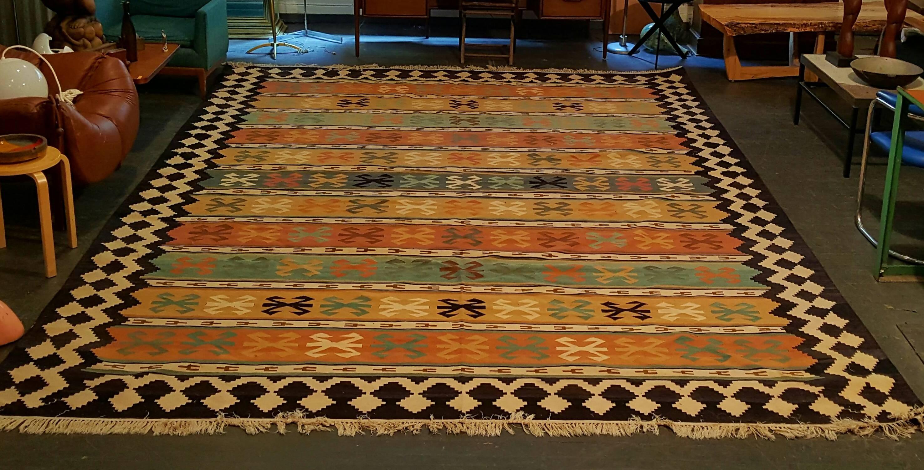 Monumental handwoven rug, Southwest tribal Navajo.
Amazing colors, patterns... Stunning....