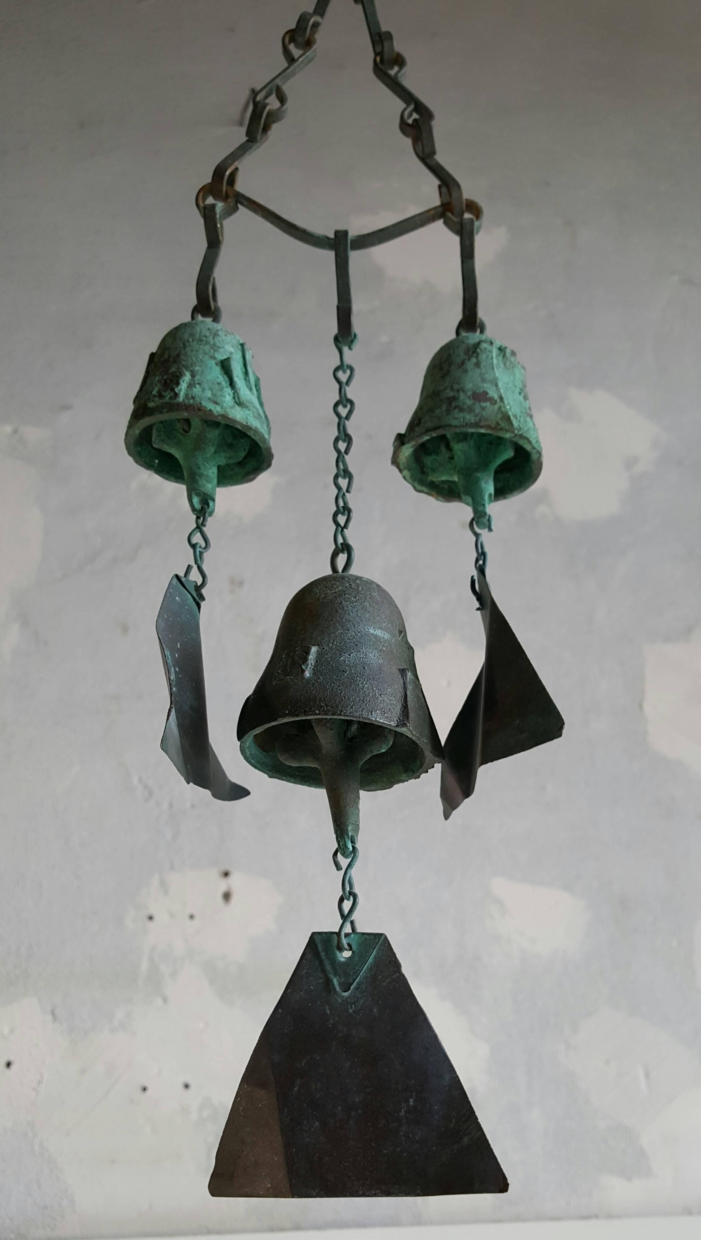 Paolo Soleri triple wind chime bells, solid cast bronze, heavily patinated surface Signed with Arcosanti square emblem Arizona, 1970s. Heavenly soothing sounds.