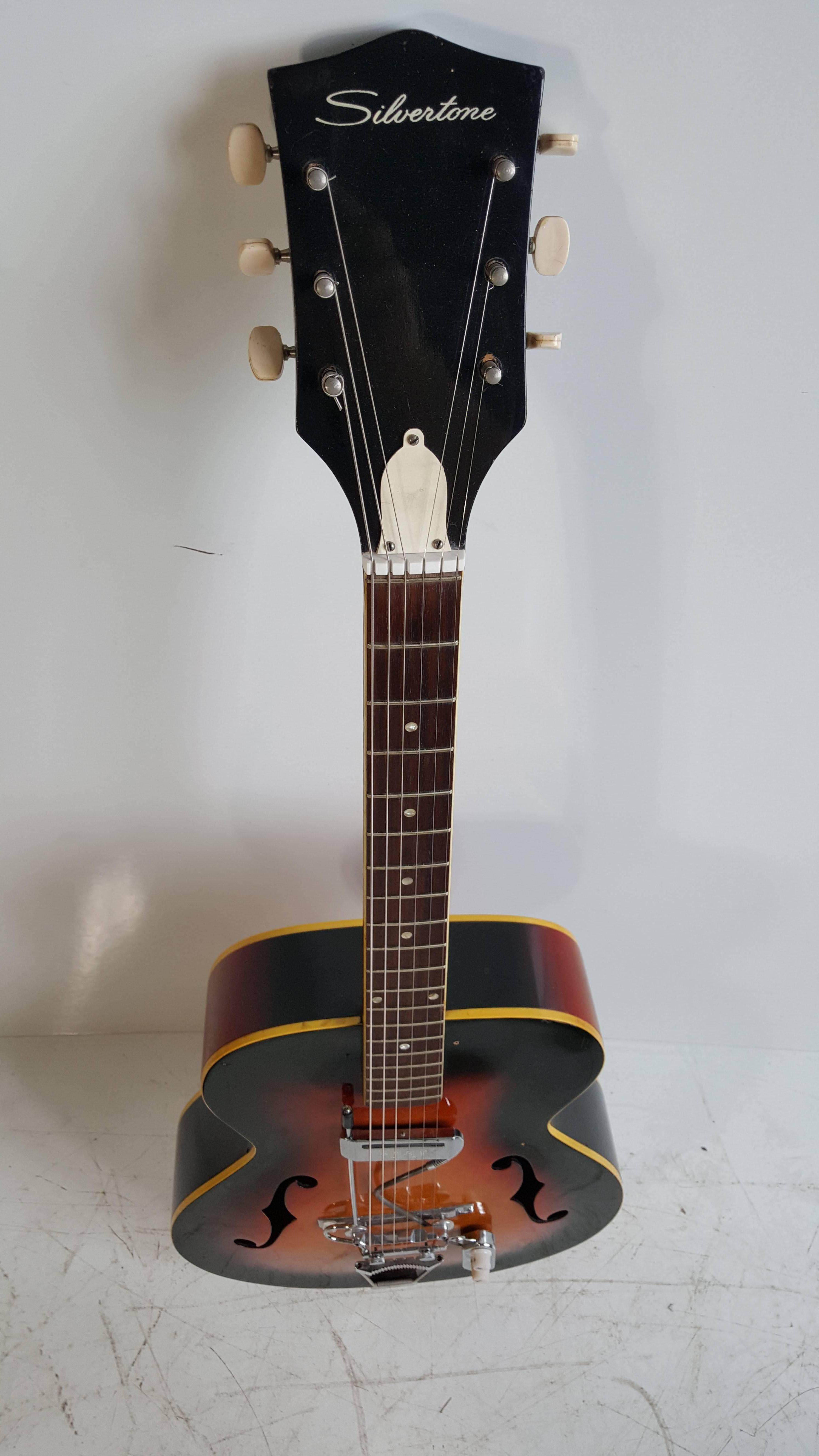 Acoustic or Electric Jazz Guitar, Silvertone, 1950s In Good Condition For Sale In Buffalo, NY