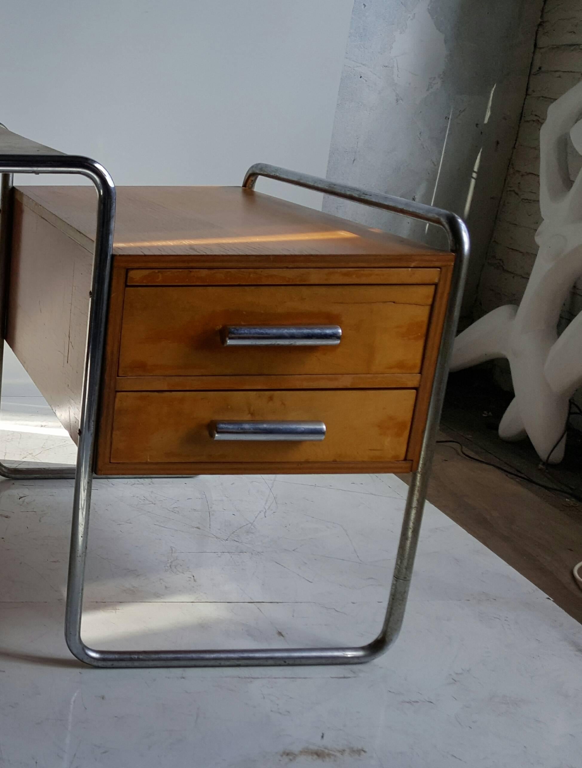 Rare and Important Marcel Breuer Bauhaus Desk for Thonet, 1930s 1