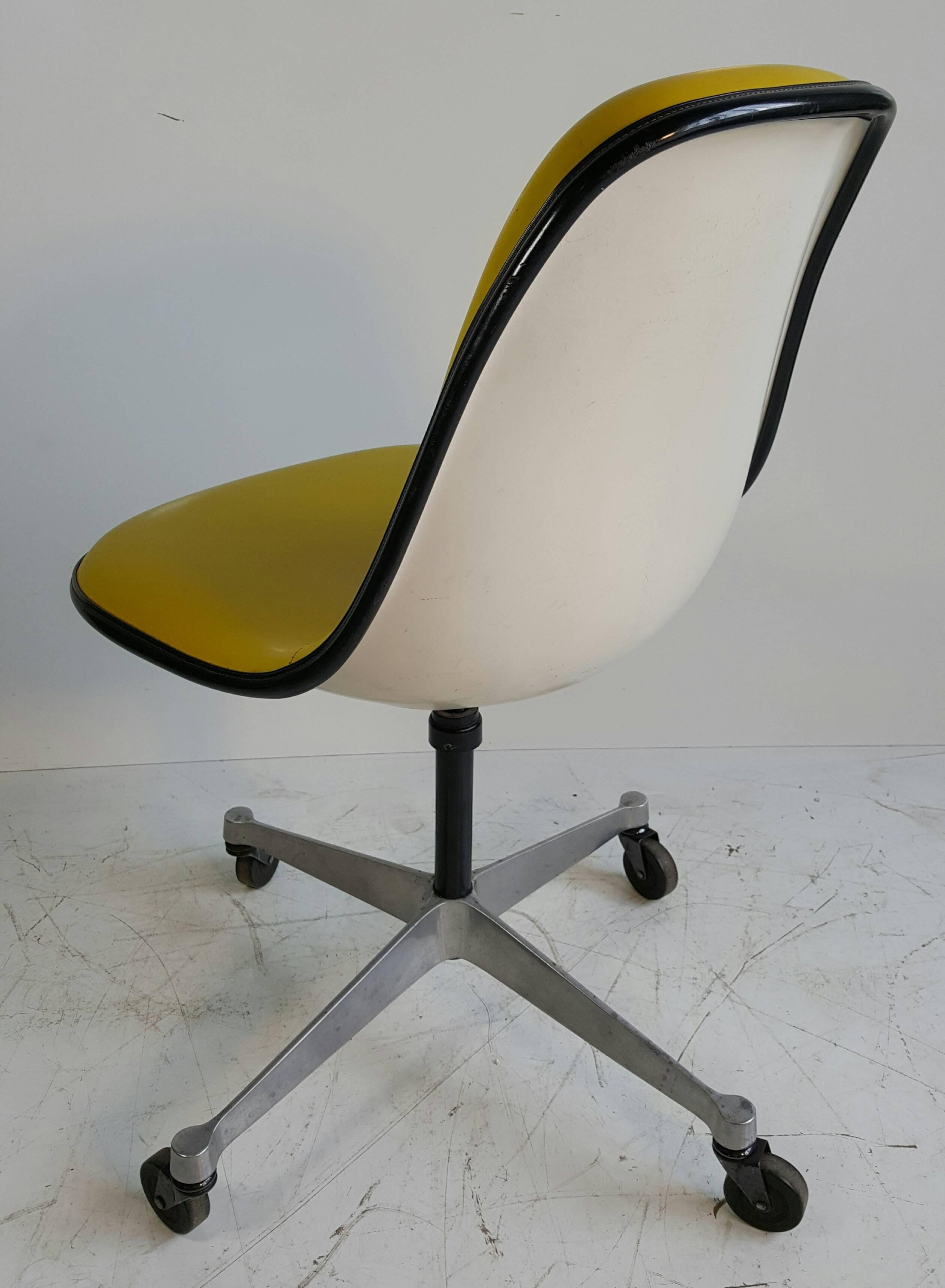 eames pscc office chair