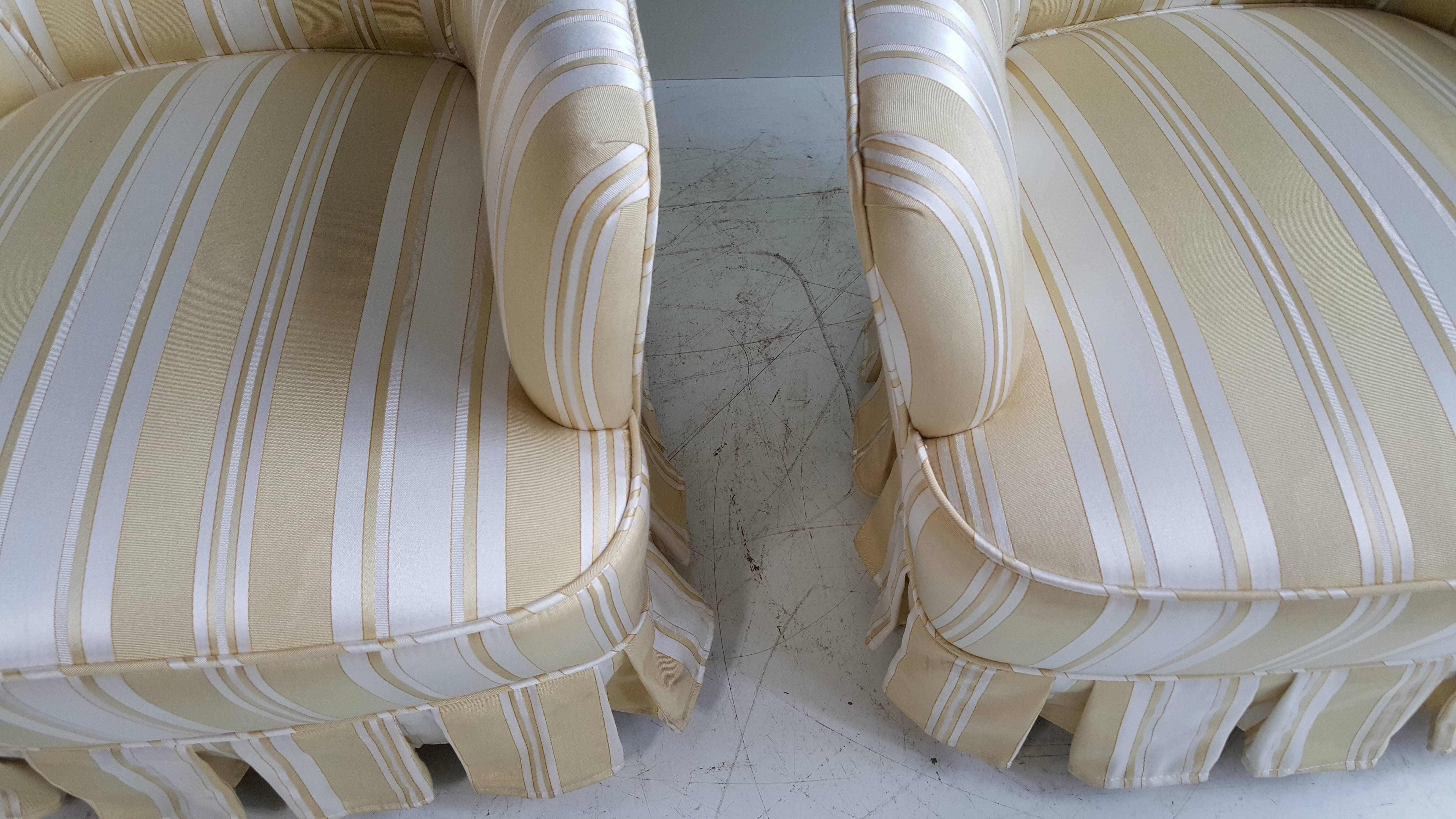 Pair of Modernist Traditional Italian Boudoir Chairs, Silk, Paolo Buffa 2