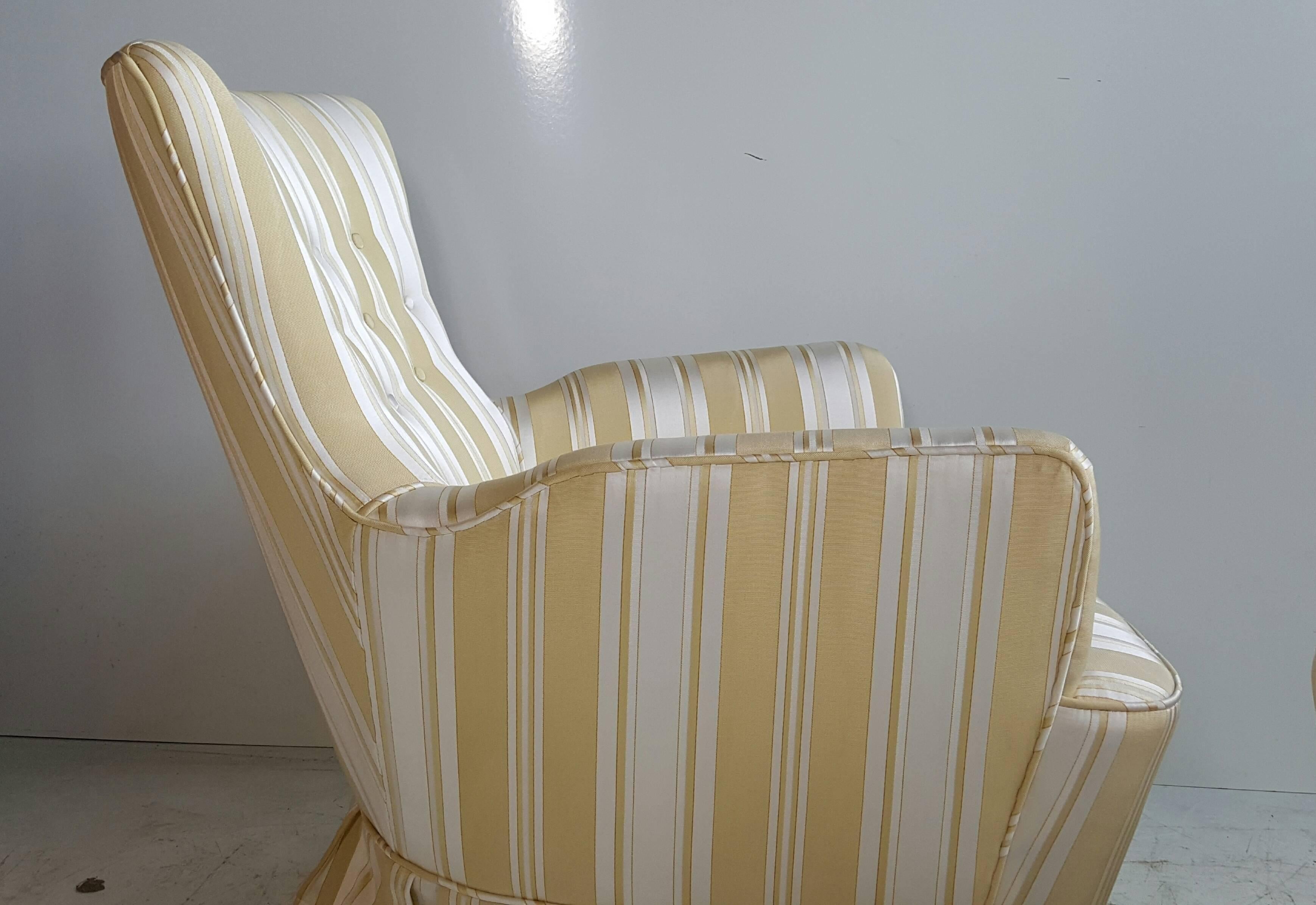 Pair of Modernist Traditional Italian Boudoir Chairs, Silk, Paolo Buffa In Excellent Condition In Buffalo, NY
