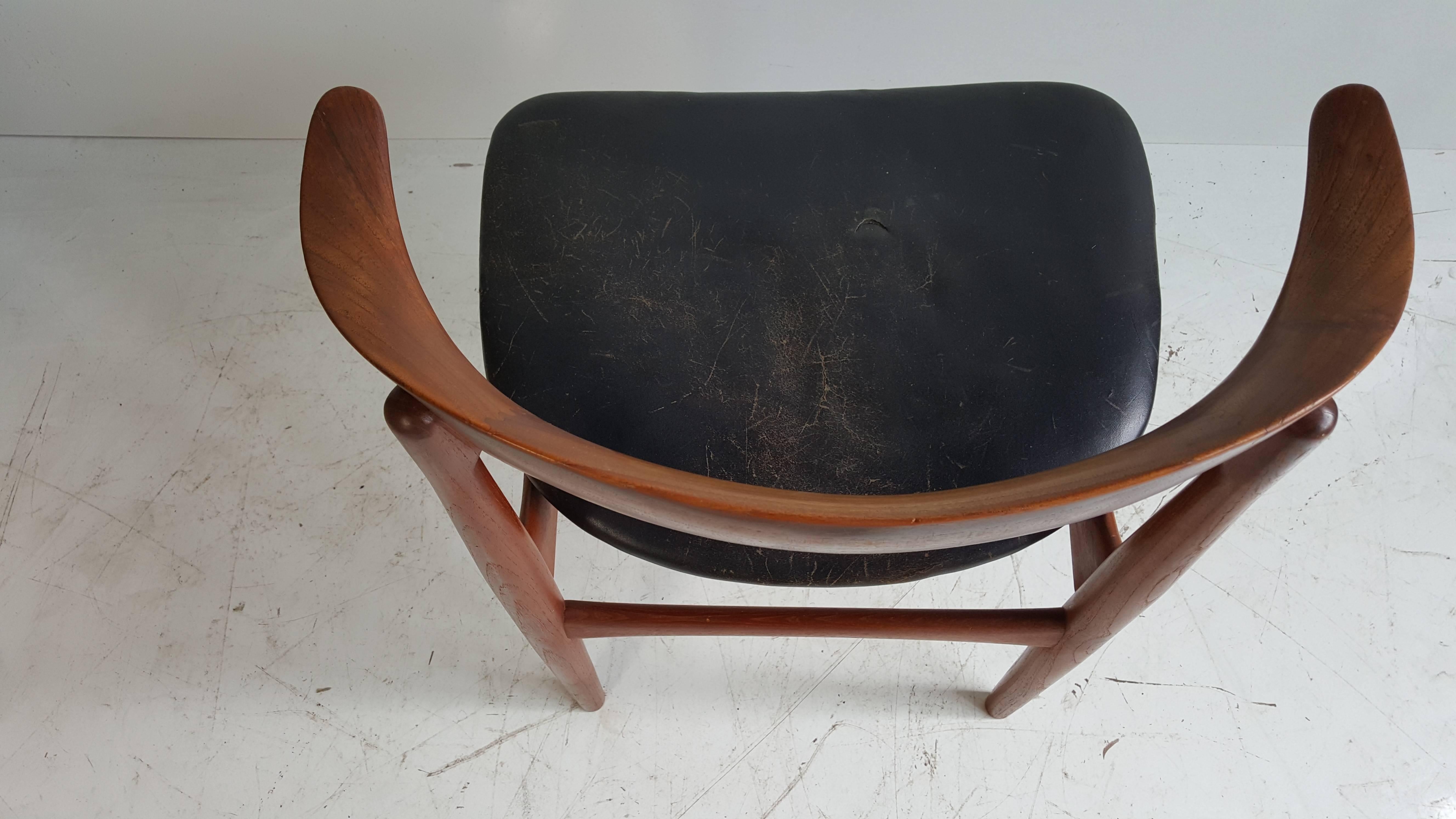 Fauteuil moderne danois en noyer et cuir de Povl Dinesen en vente 1