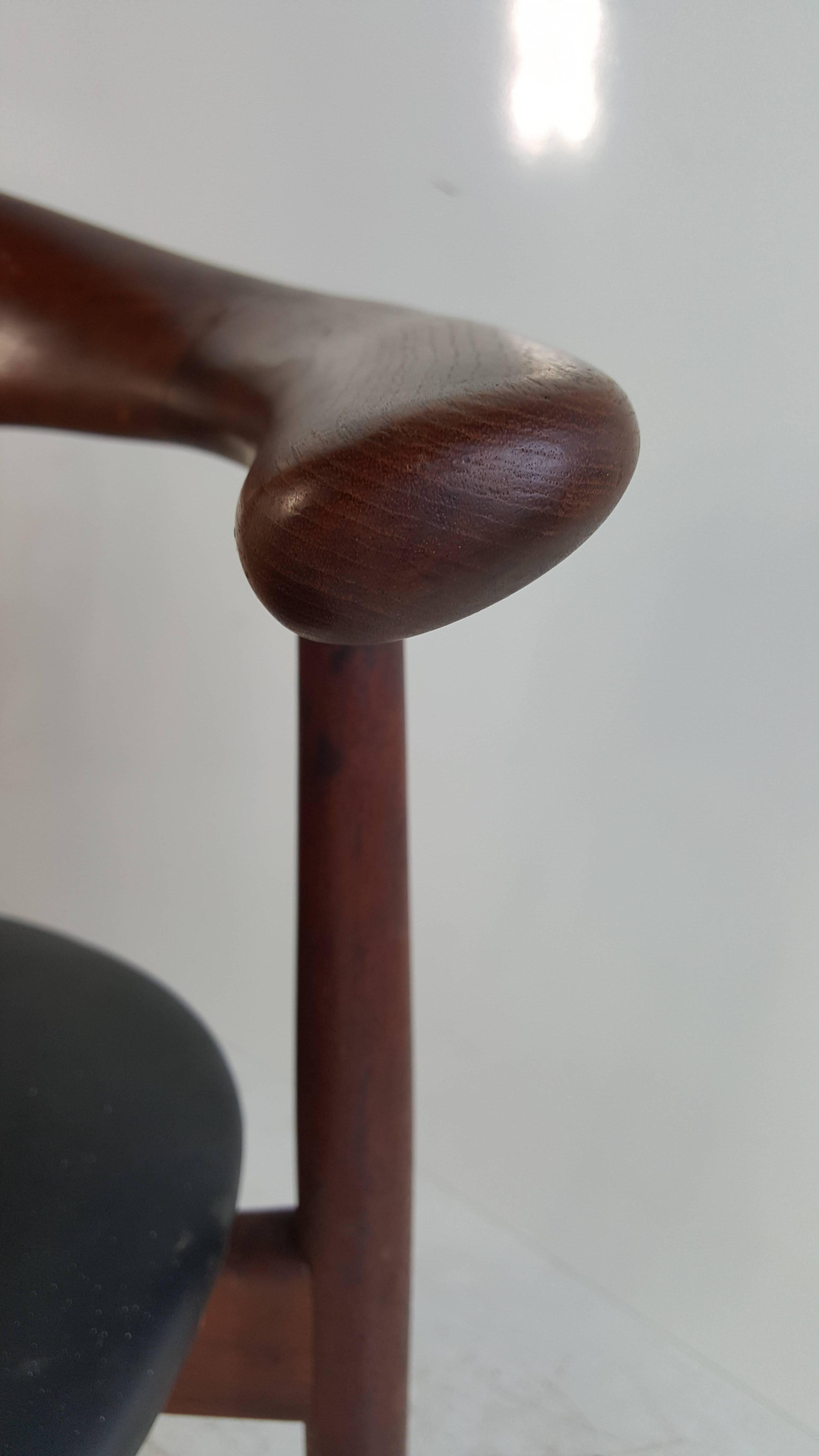 Modernist Sculptural Walnut and Leather Armchair by Johannes Andersen 1