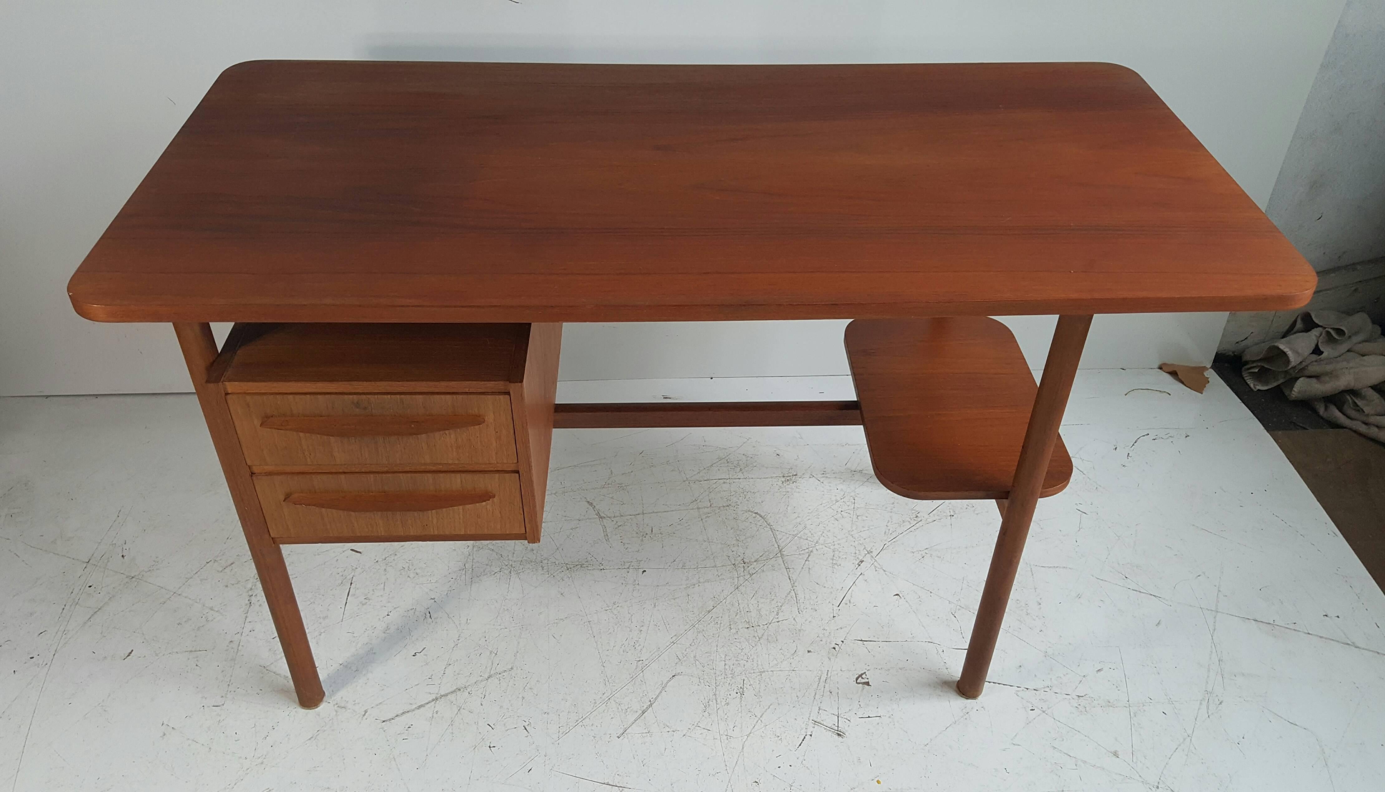 Small Teak Desk by G. Tibergaard for Ikast Møbelfabrik, Denmark In Good Condition In Buffalo, NY