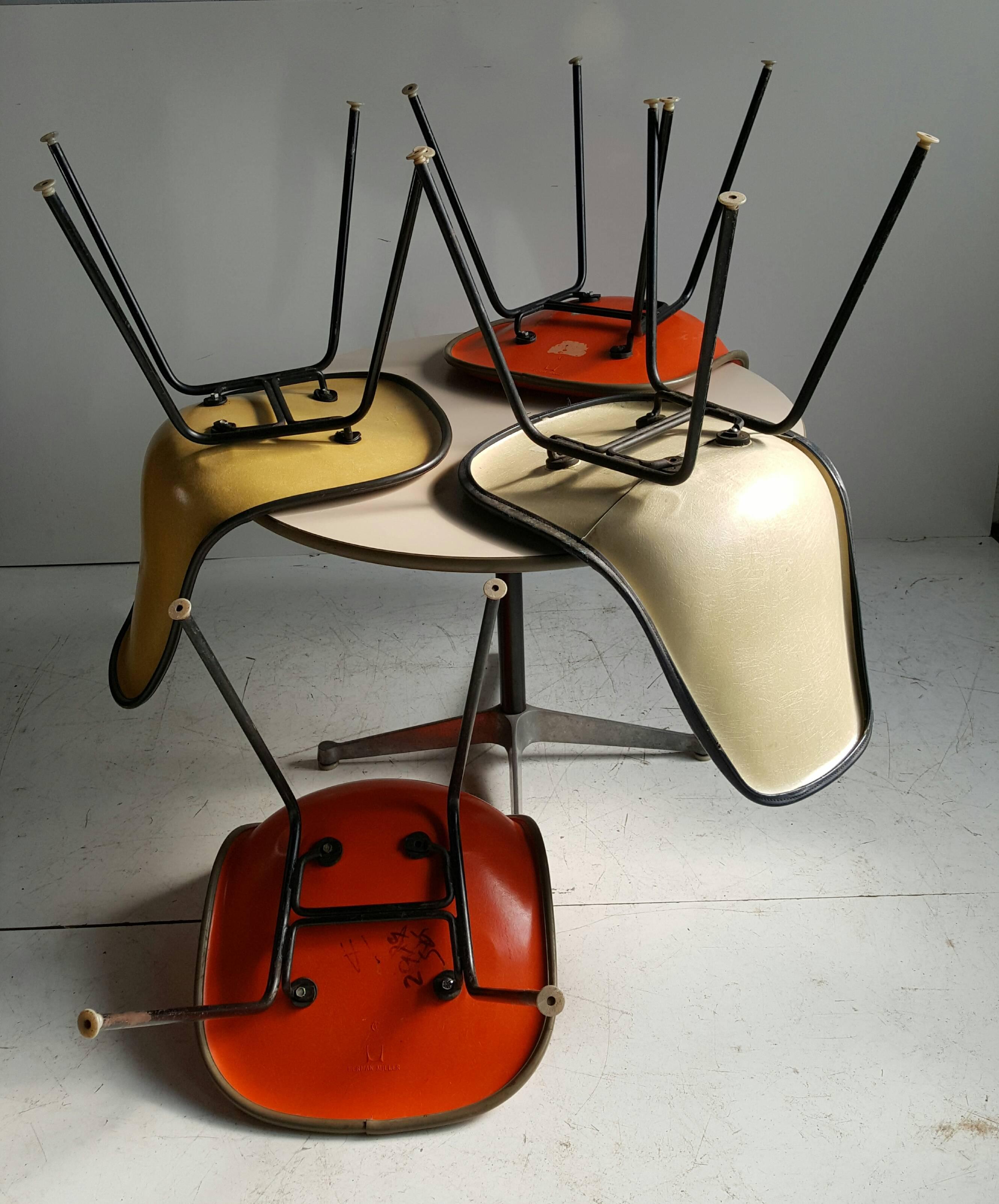 Mid-Century Modern Classic Modern Dinette/Breakfast Set by Charles and Ray Eames, Herman Miller
