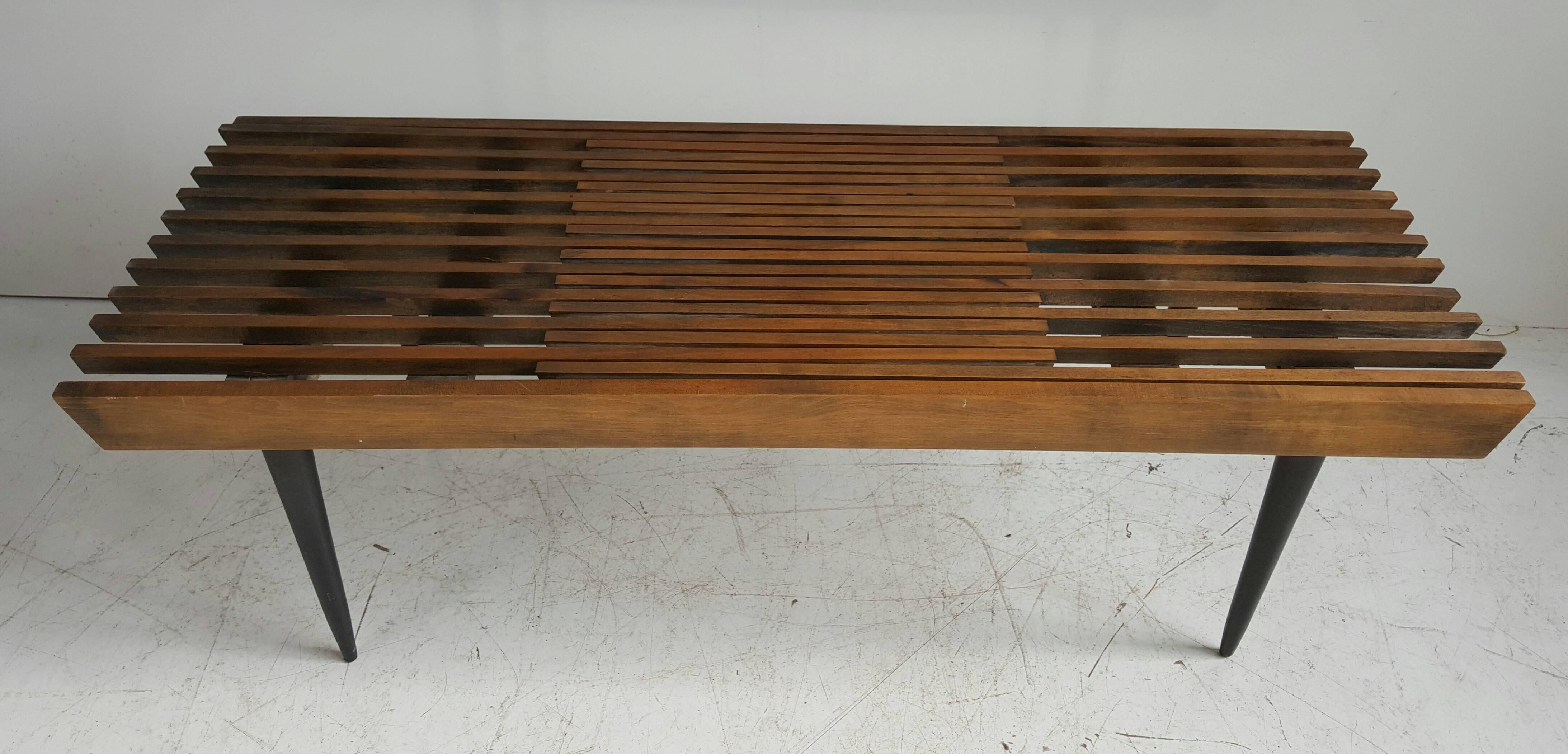 Mid-Century Modern Expanding Slat Bench In Good Condition In Buffalo, NY