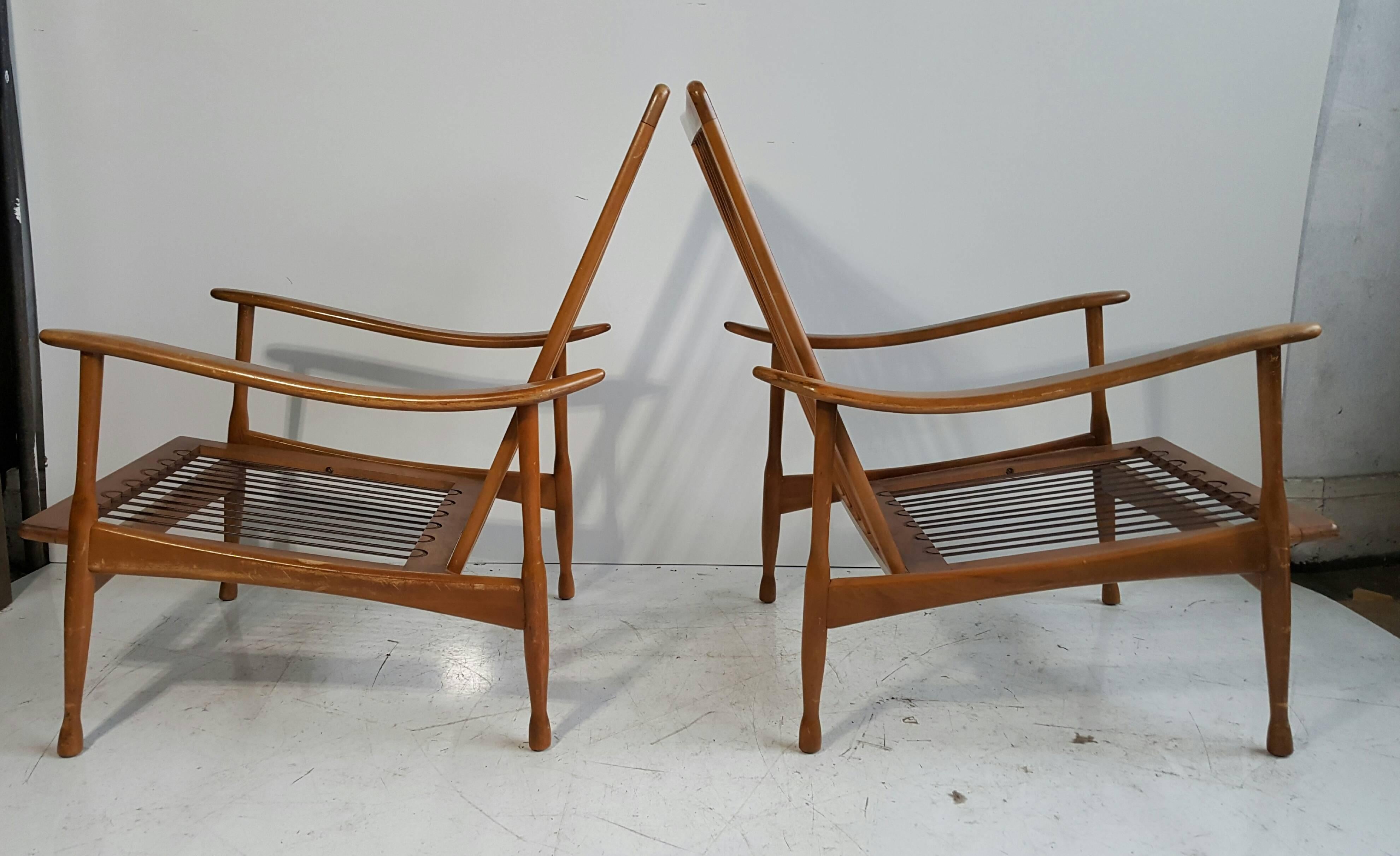 20th Century Pair of Italian Modernist Lounge Chairs