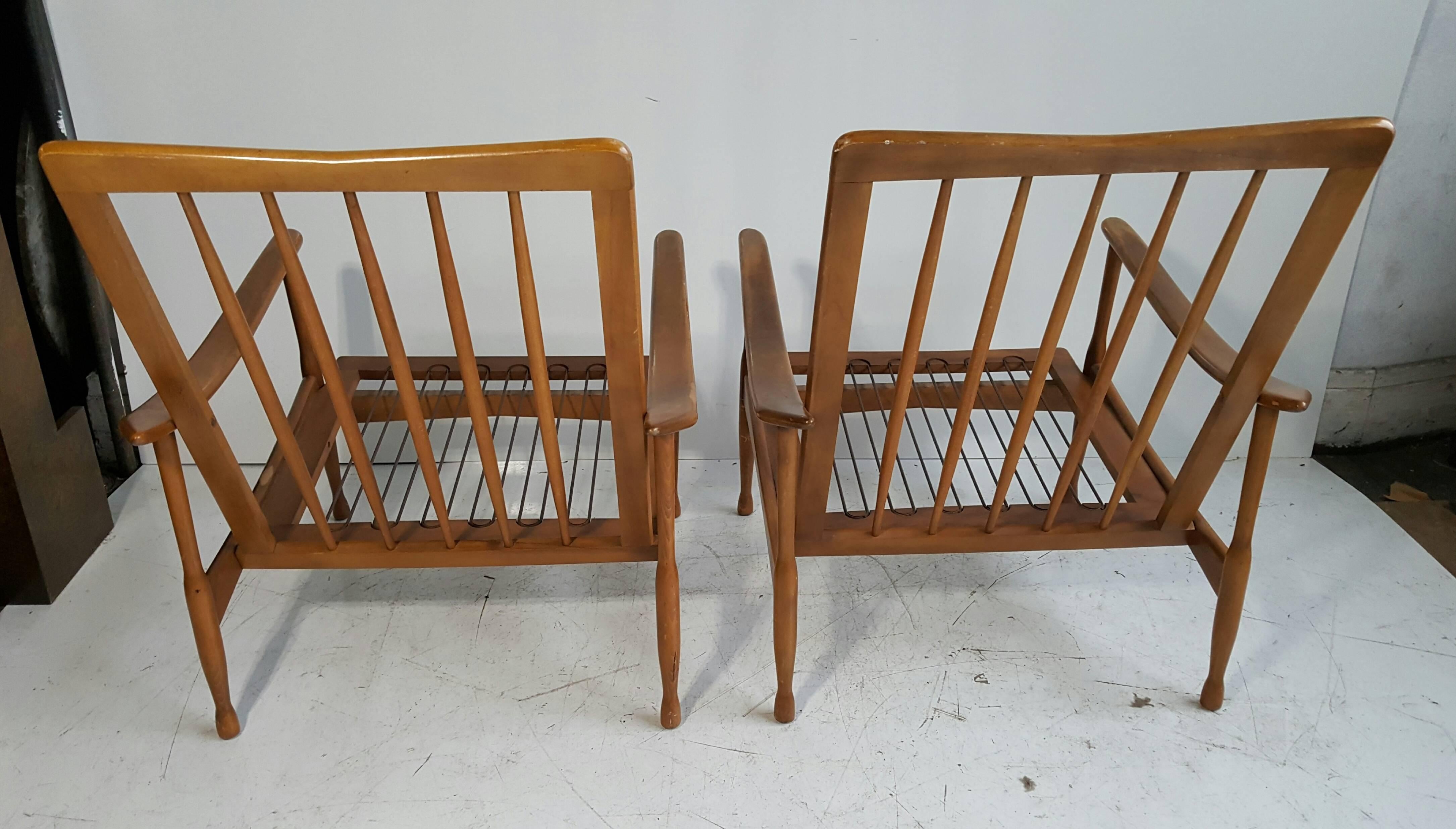 Pair of Italian Modernist Lounge Chairs 1