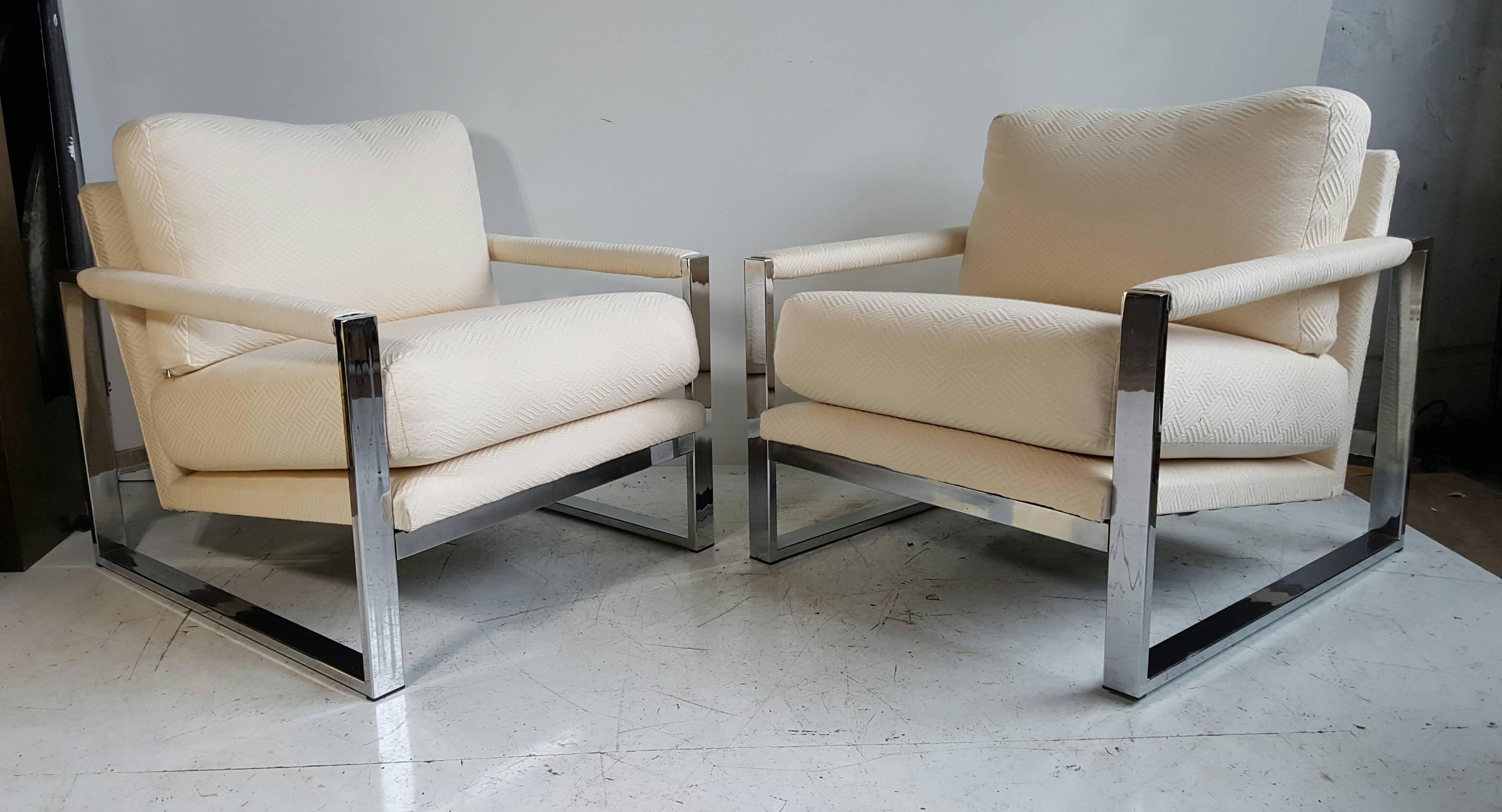 Pair of Chrome and Fabric Lounge Chairs, Designed by Milo Baughman In Good Condition In Buffalo, NY