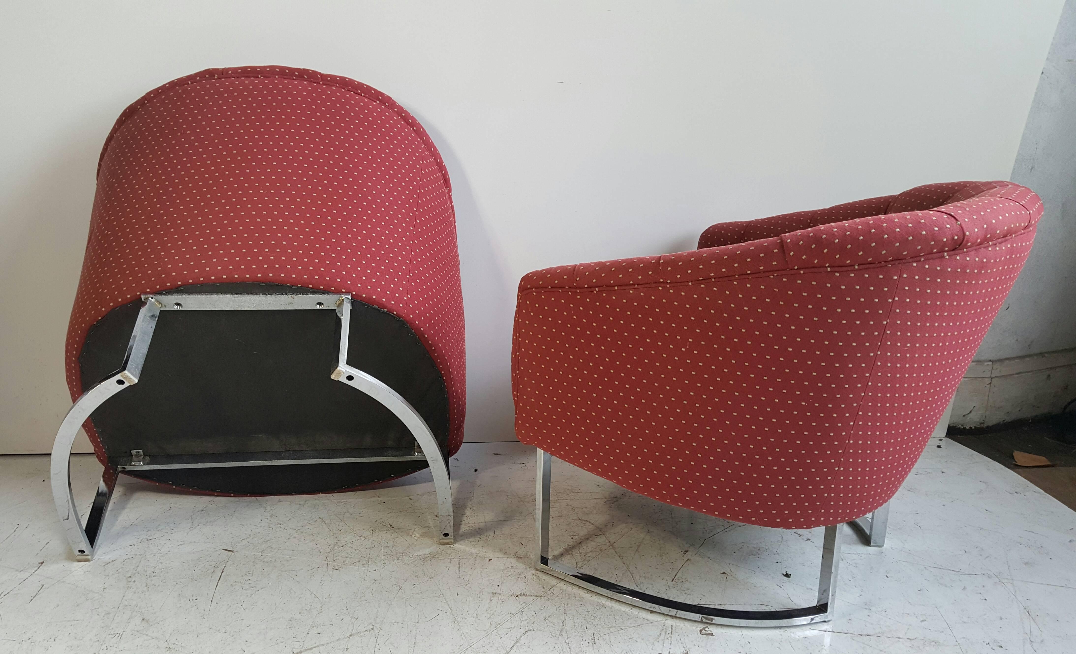 Pair of Chrome and Fabric Button Tufted Milo Baughman Barrel Chairs In Good Condition In Buffalo, NY