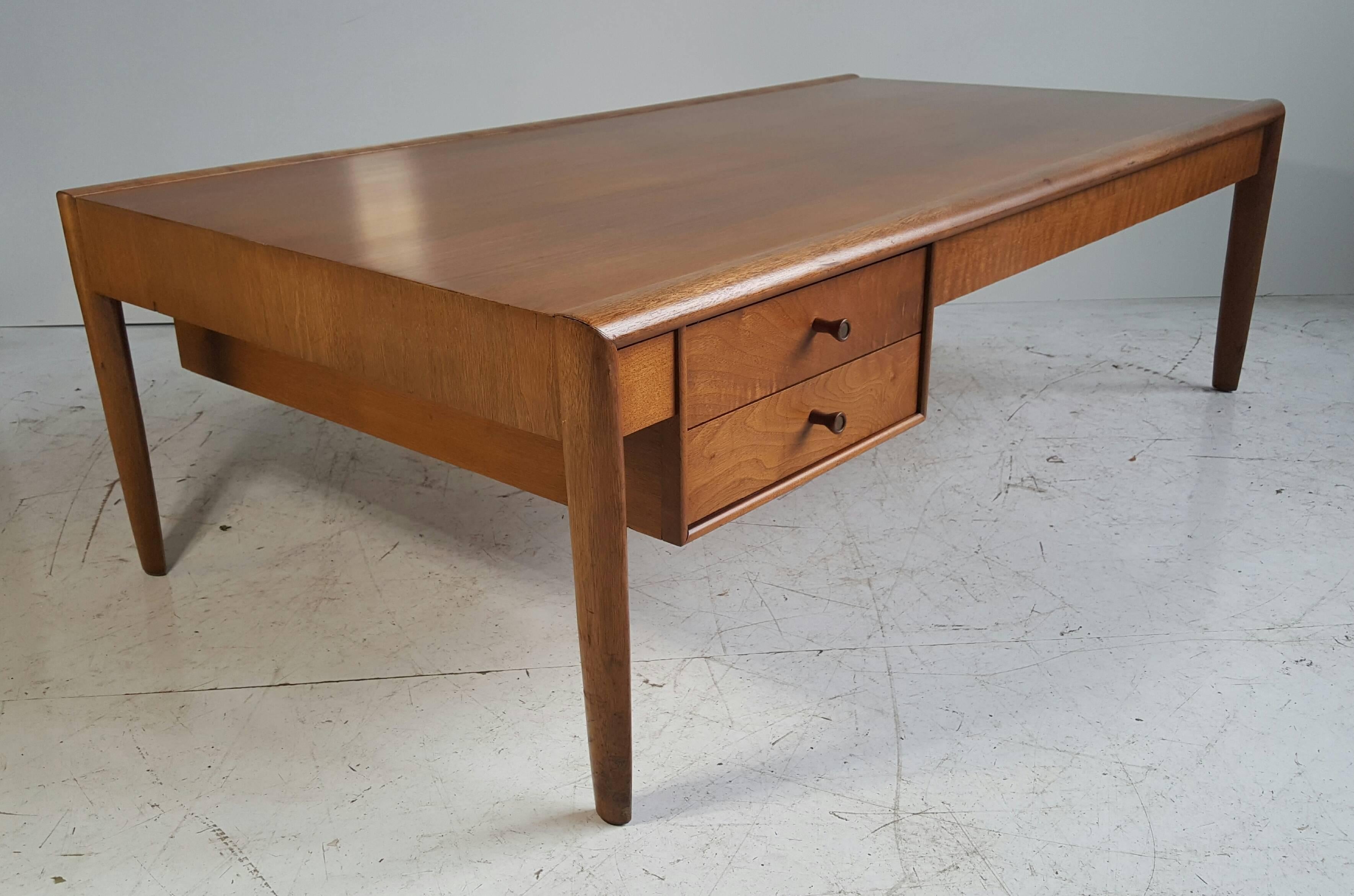 American Mid-Century Modern Cocktail or Coffee Table in the Manner of Robsjohn Gibbings