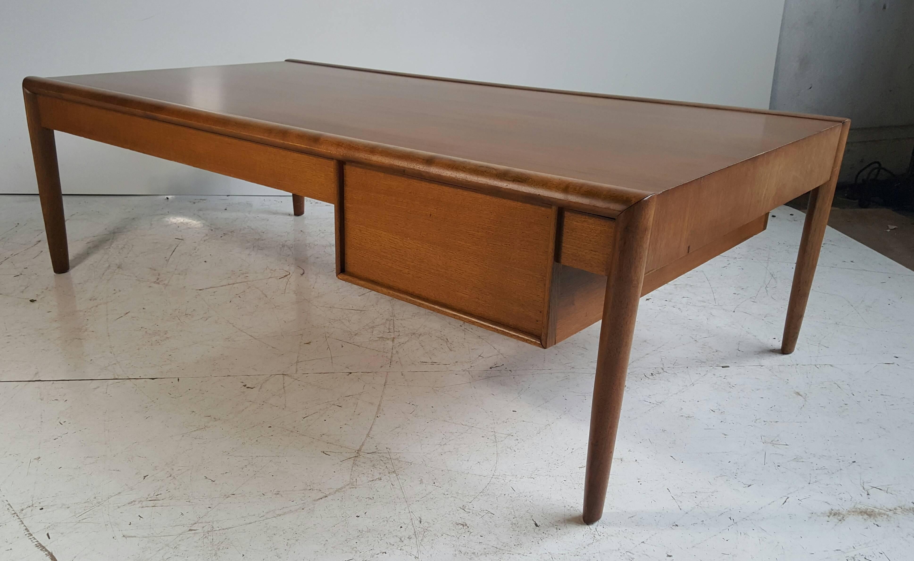 20th Century Mid-Century Modern Cocktail or Coffee Table in the Manner of Robsjohn Gibbings
