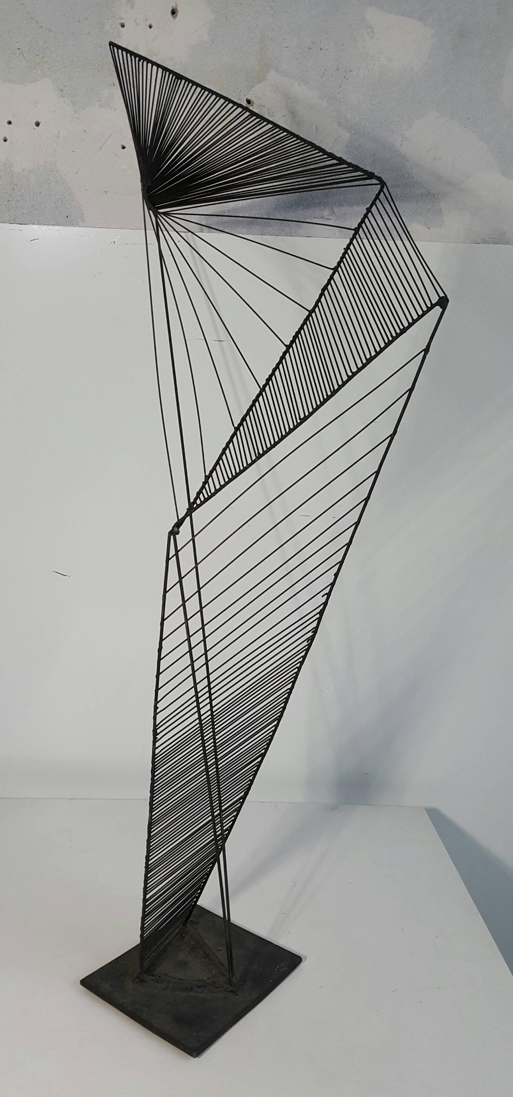 Moderne abstrakte architektonische Draht-Eisen-Skulptur in der Art von Roy Gussow (Geschweißt) im Angebot