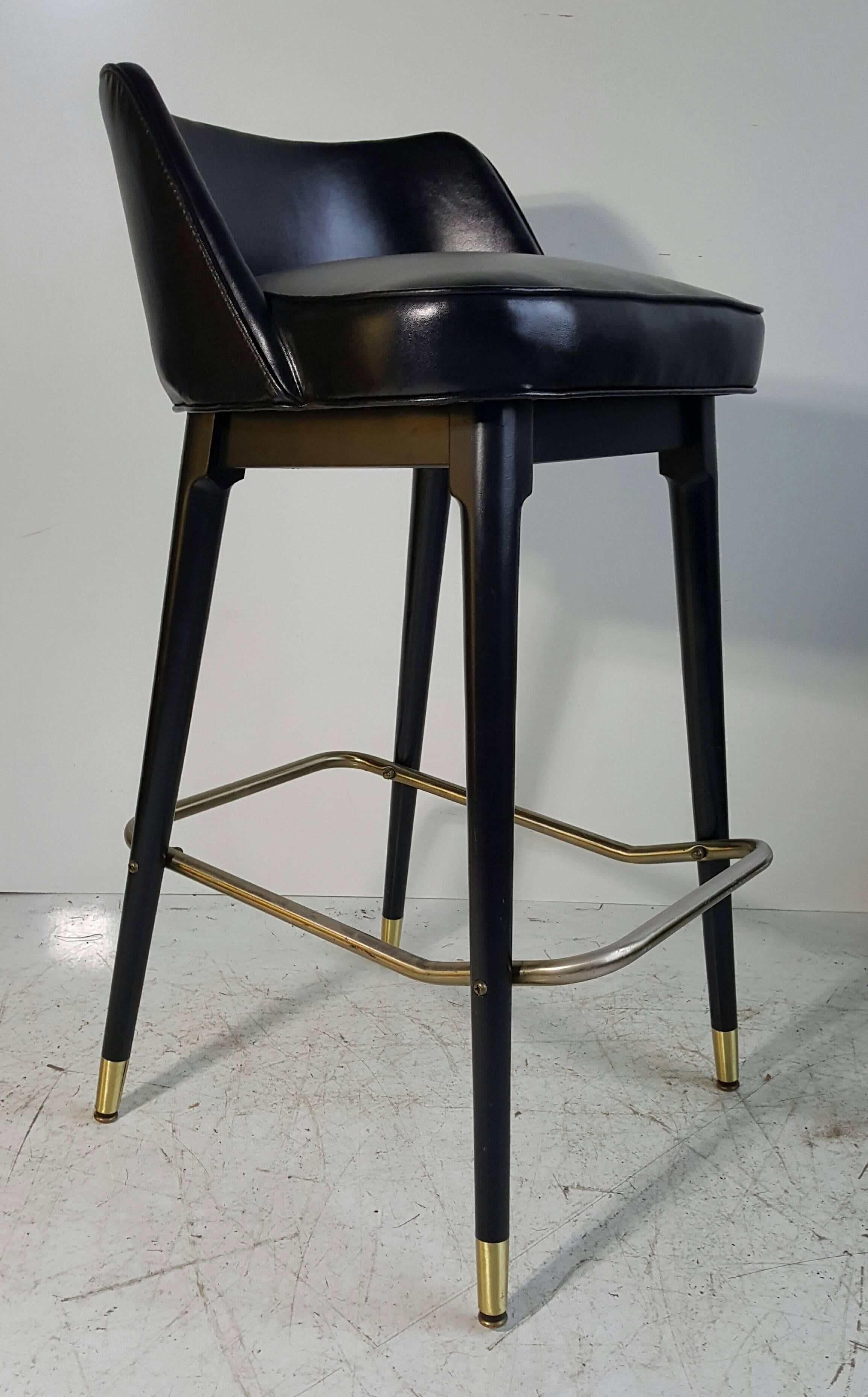 Set of Four Classic 1960s Bar /Counter Stools by Shelby Williams In Good Condition In Buffalo, NY