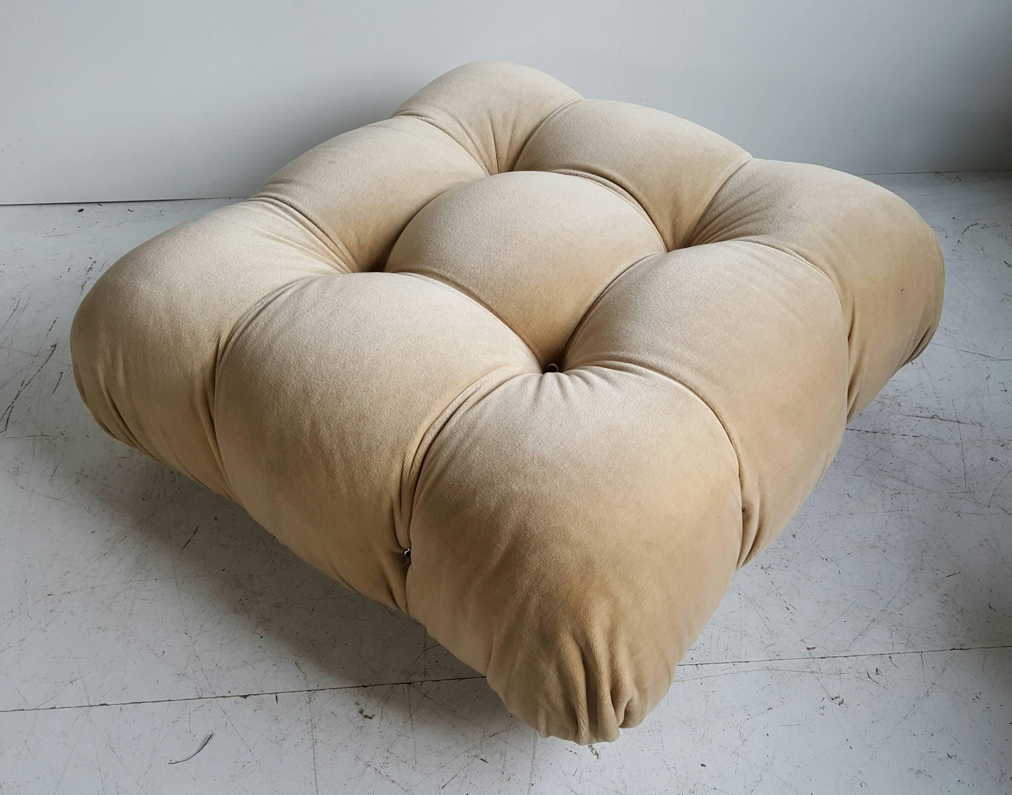 Large modular 'Cameleonda' ottoman, in original camel mohair upholstery, by Mario Bellini for C&B Italia, Italy, 1972. 
This design became famous almost immediately after it was featured in the exhibition 