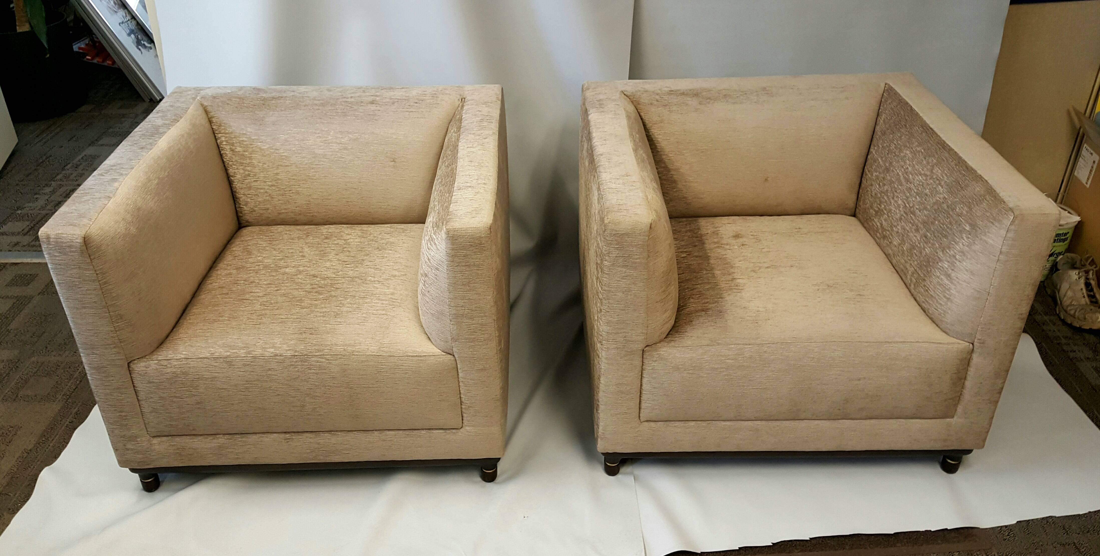 Contemporary Classic Pair of Oversized Even Arm Lounge Chairs by Bernhardt Design