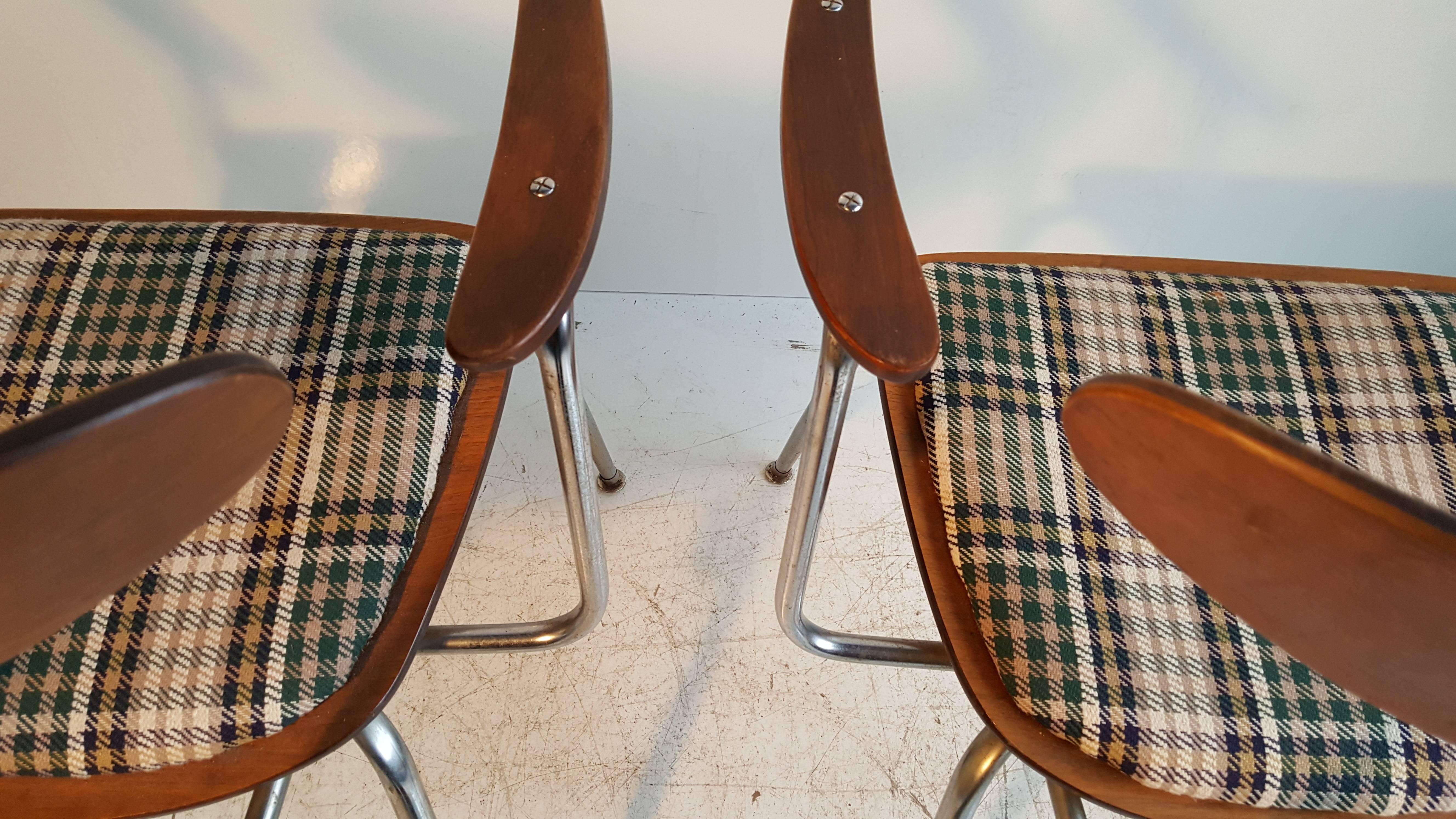 20ième siècle Paire de fauteuils modernistes 