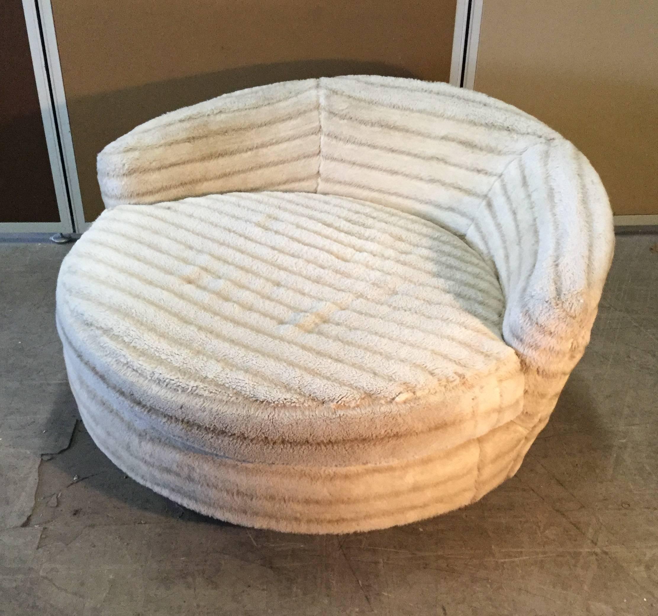 Large round lounge chair manner of Milo Baughman, Adrian Pearsall. Classic modernist form. Retains original fun fur fabric upholstery.