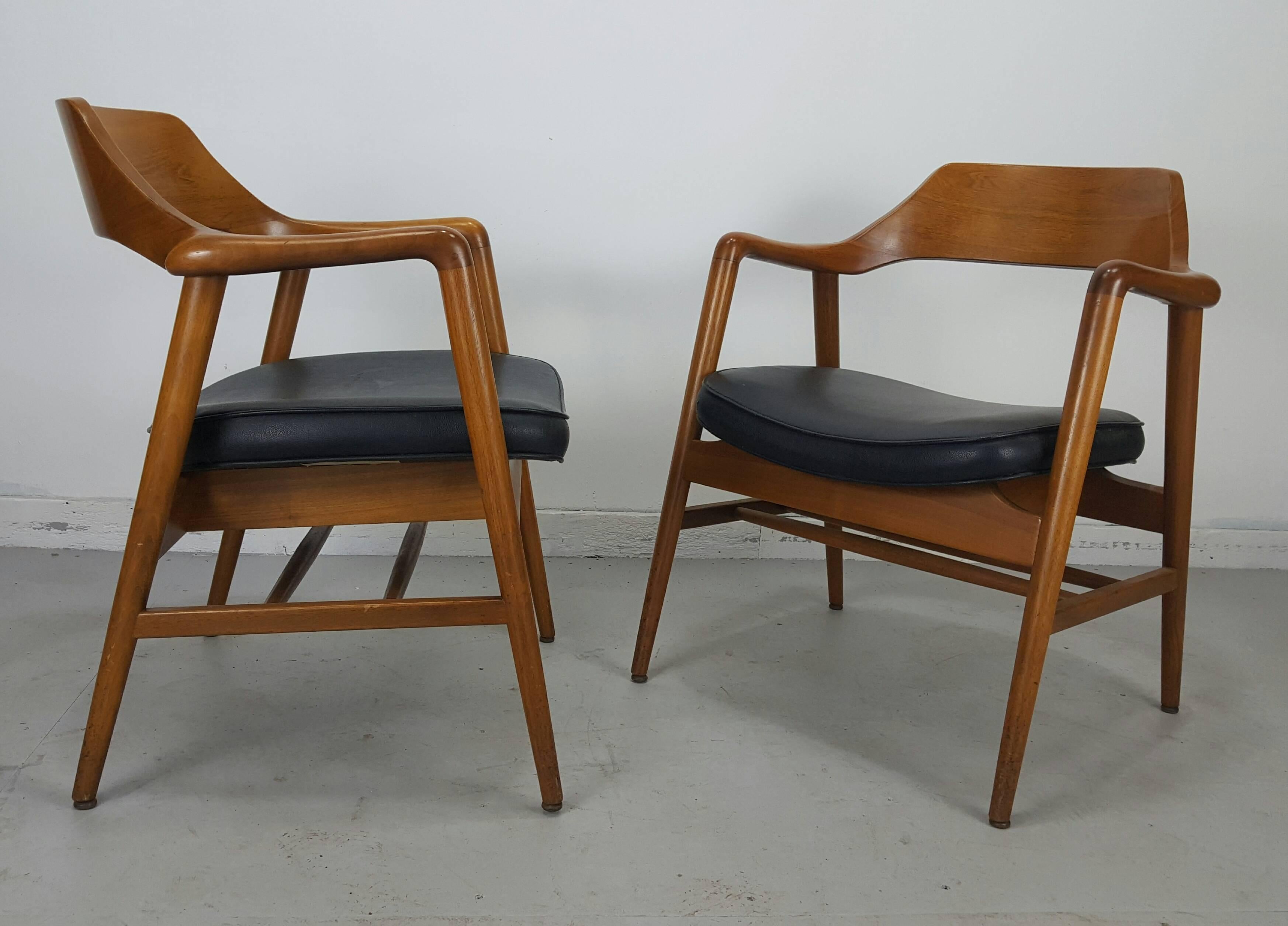 20th Century Set of six Sculptural Solid Walnut Armchairs by Gunlock