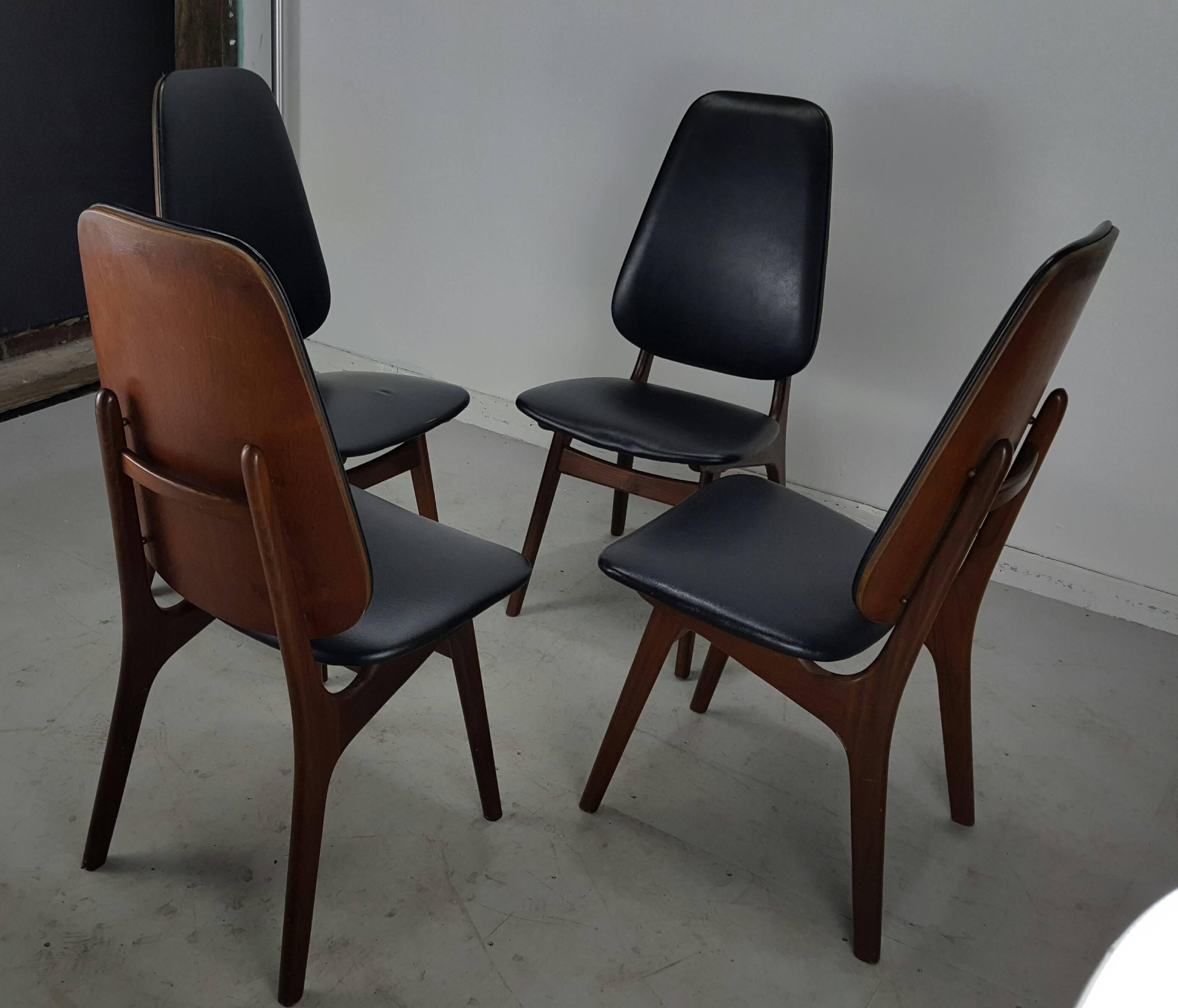 Set of Four Kofoed Larsen High Back Dining Chairs, Denmark In Good Condition In Buffalo, NY