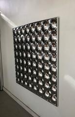 Specchio a bolle d'aria in acrilico argentato "64" Bubbles by Turner Style di Verner Panton