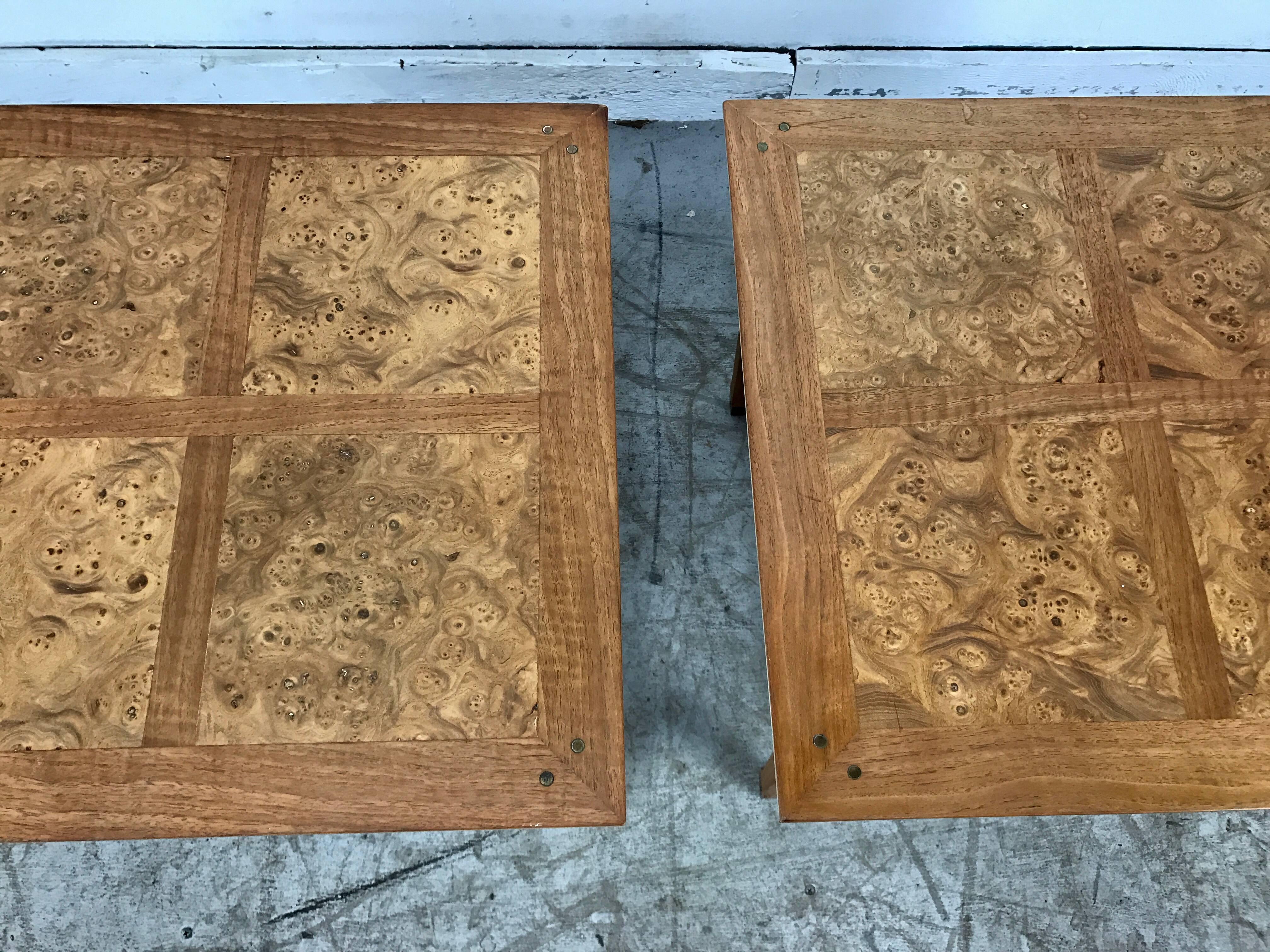 Hollywood Regency Stunning Pair of Burl and Brass Occasional Tables by Mastercraft For Sale