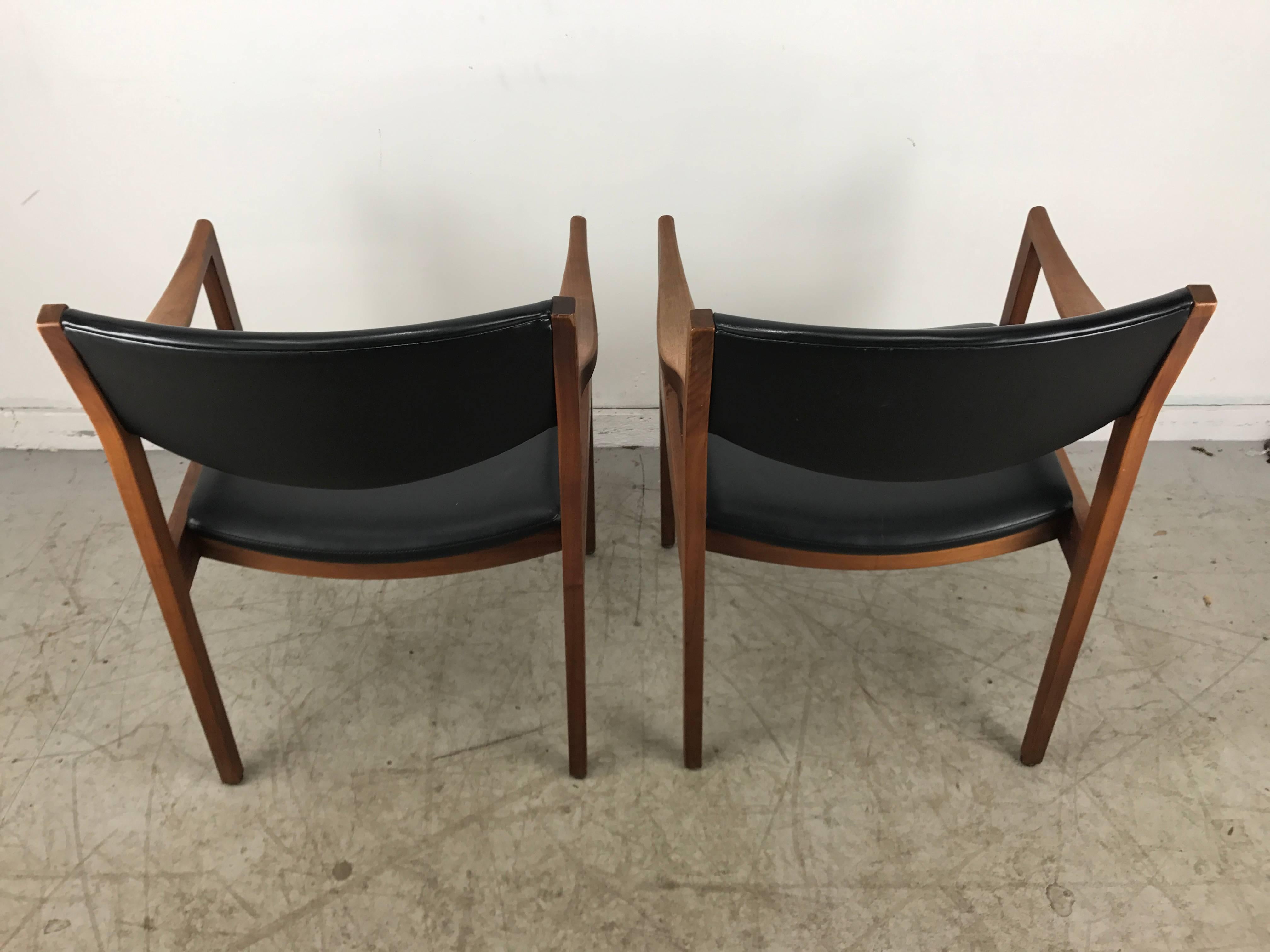 20th Century Stunning Pair of Modernist Oiled Walnut and Black Armchairs by Gunlocke