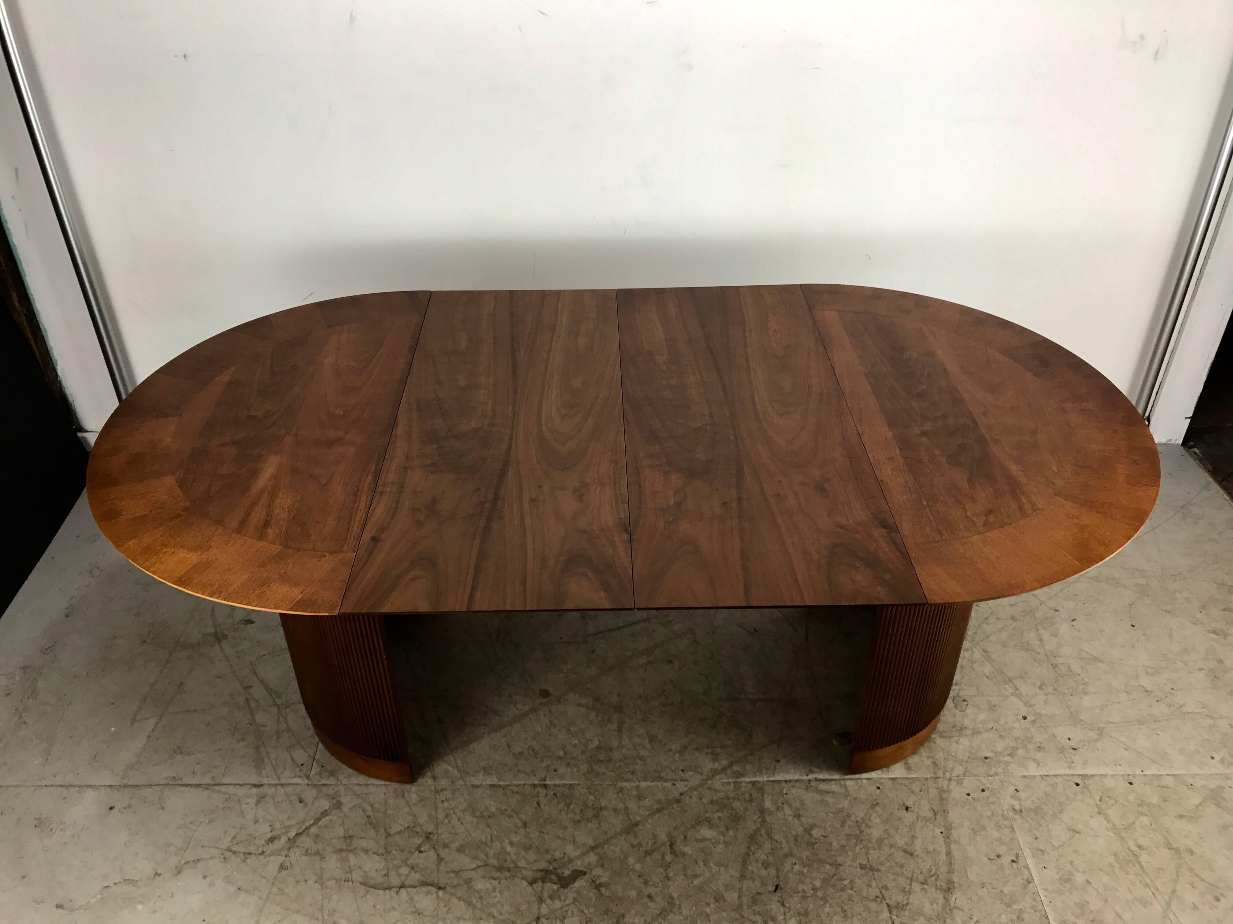 American Unusual Cylinder Base Round Expandable Dining Table for Lane Furniture