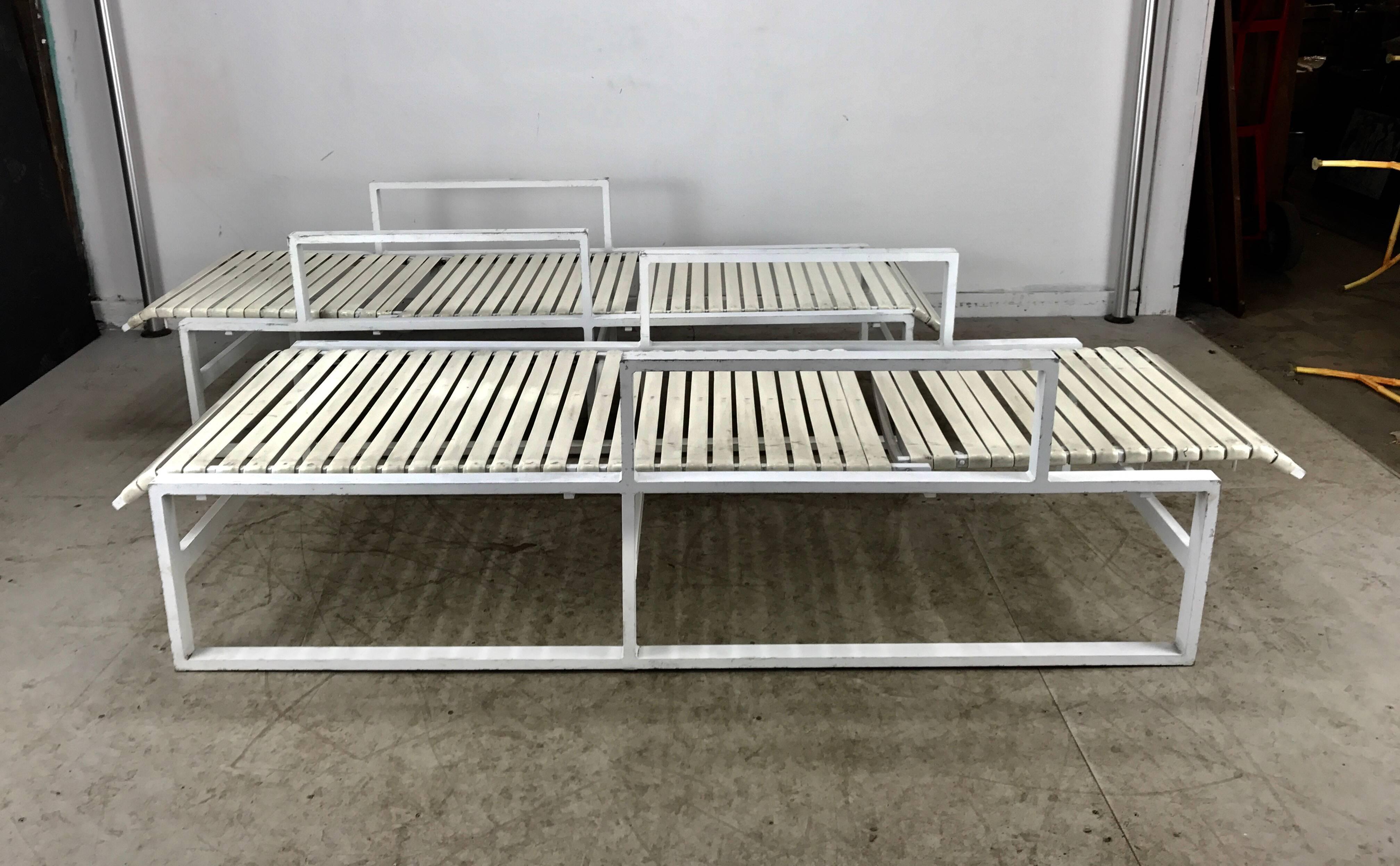 Powder-Coated Pair of Modernist Architectural Pool Side or Garden Chaise Lounge's